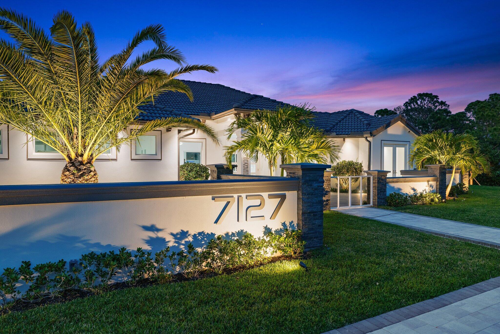 PALM BEACH COUNTRY ESTATES - Residential