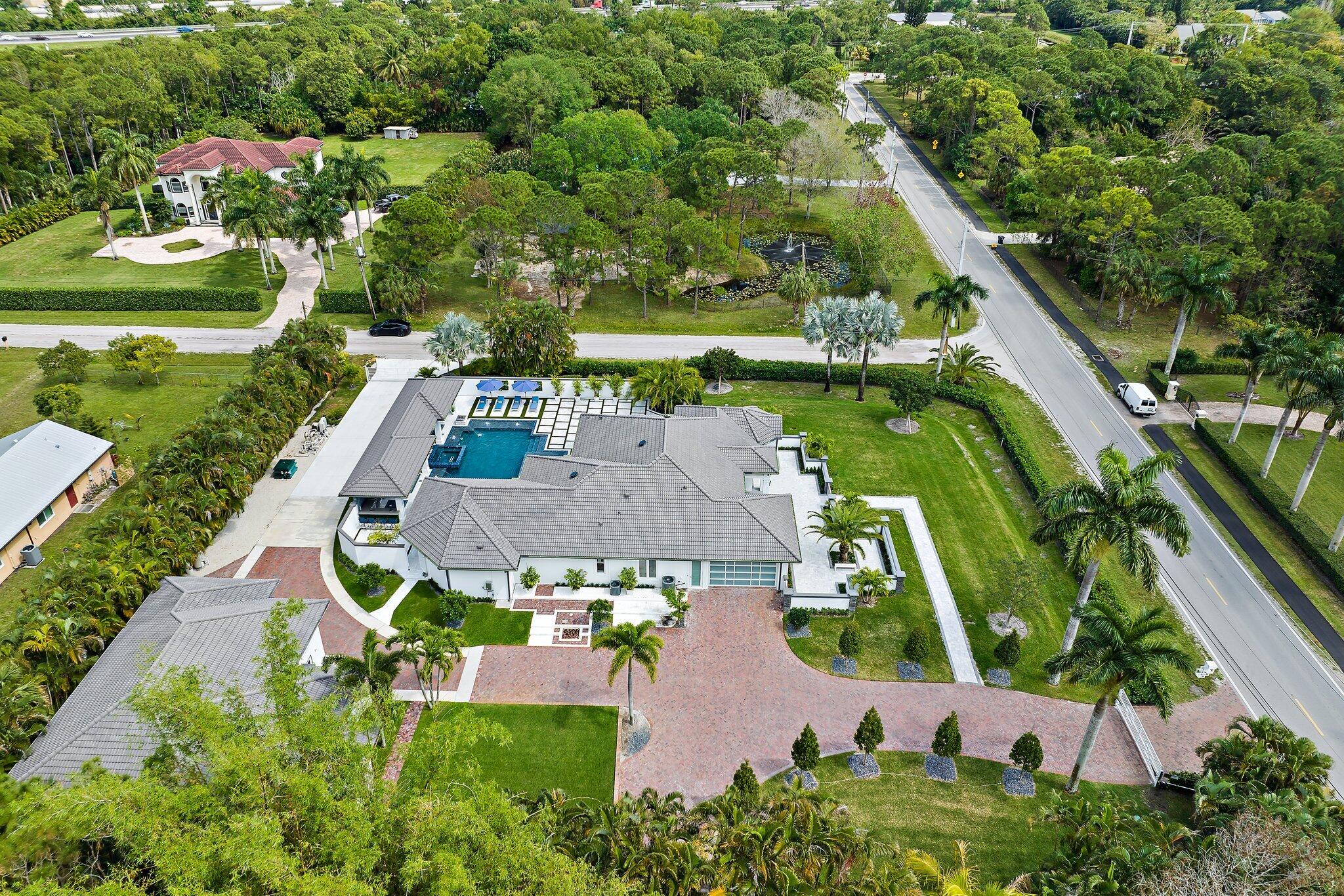 PALM BEACH COUNTRY ESTATES - Residential