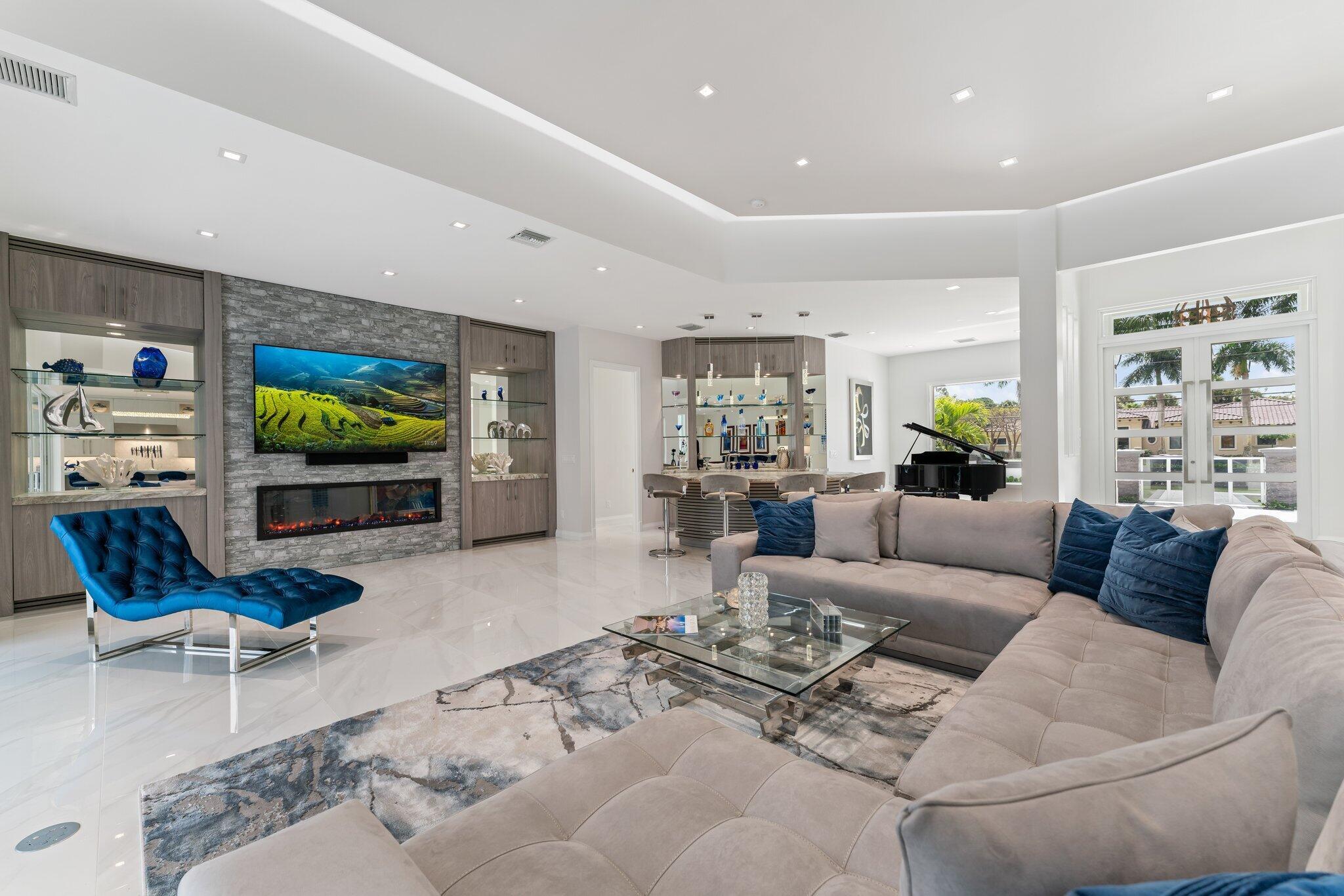 PALM BEACH COUNTRY ESTATE - Residential