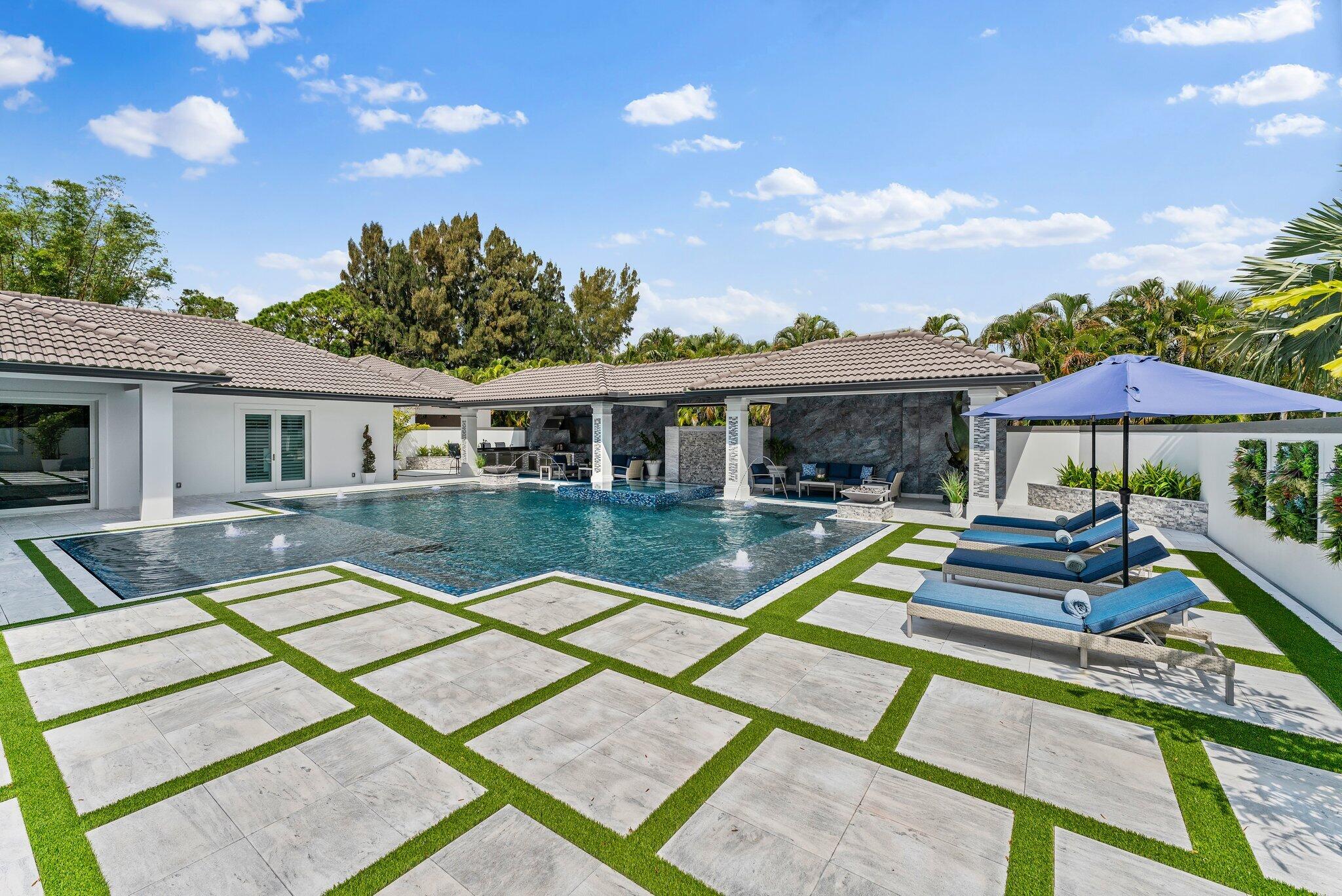 PALM BEACH COUNTRY ESTATES - Residential