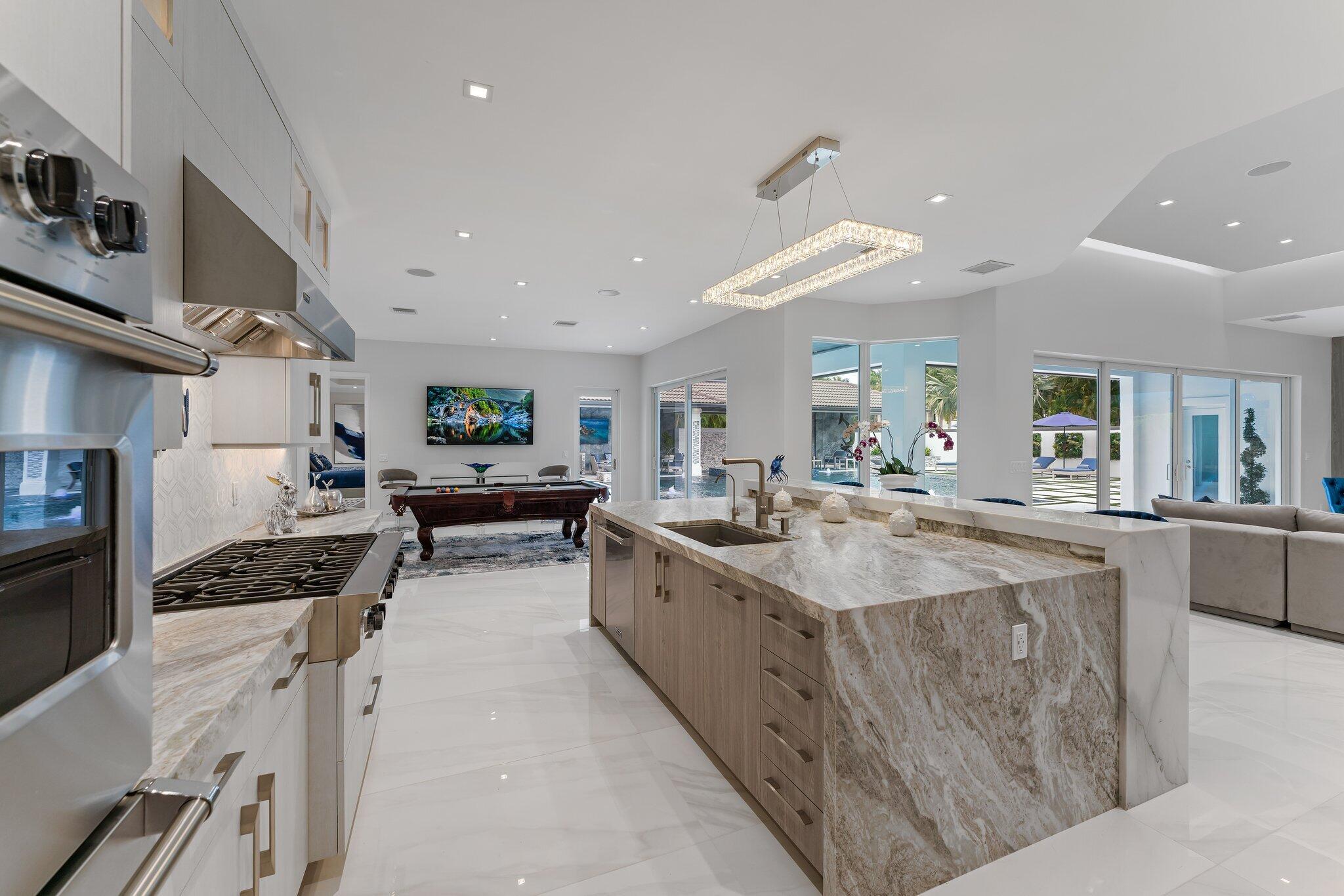 PALM BEACH COUNTRY ESTATES - Residential