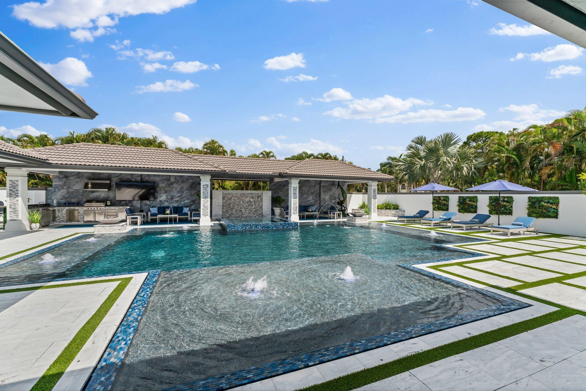 PALM BEACH COUNTRY ESTATE - Residential