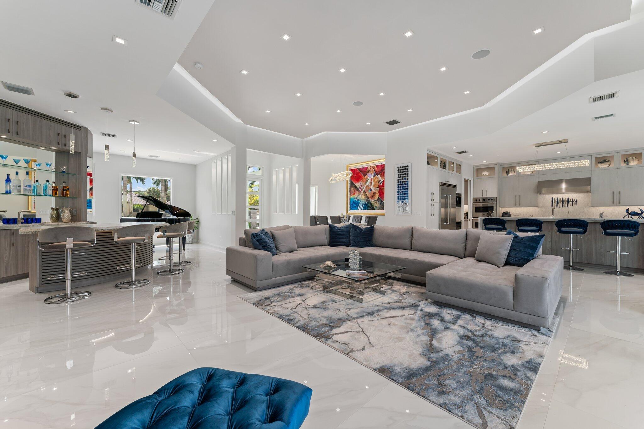 PALM BEACH COUNTRY ESTATES - Residential