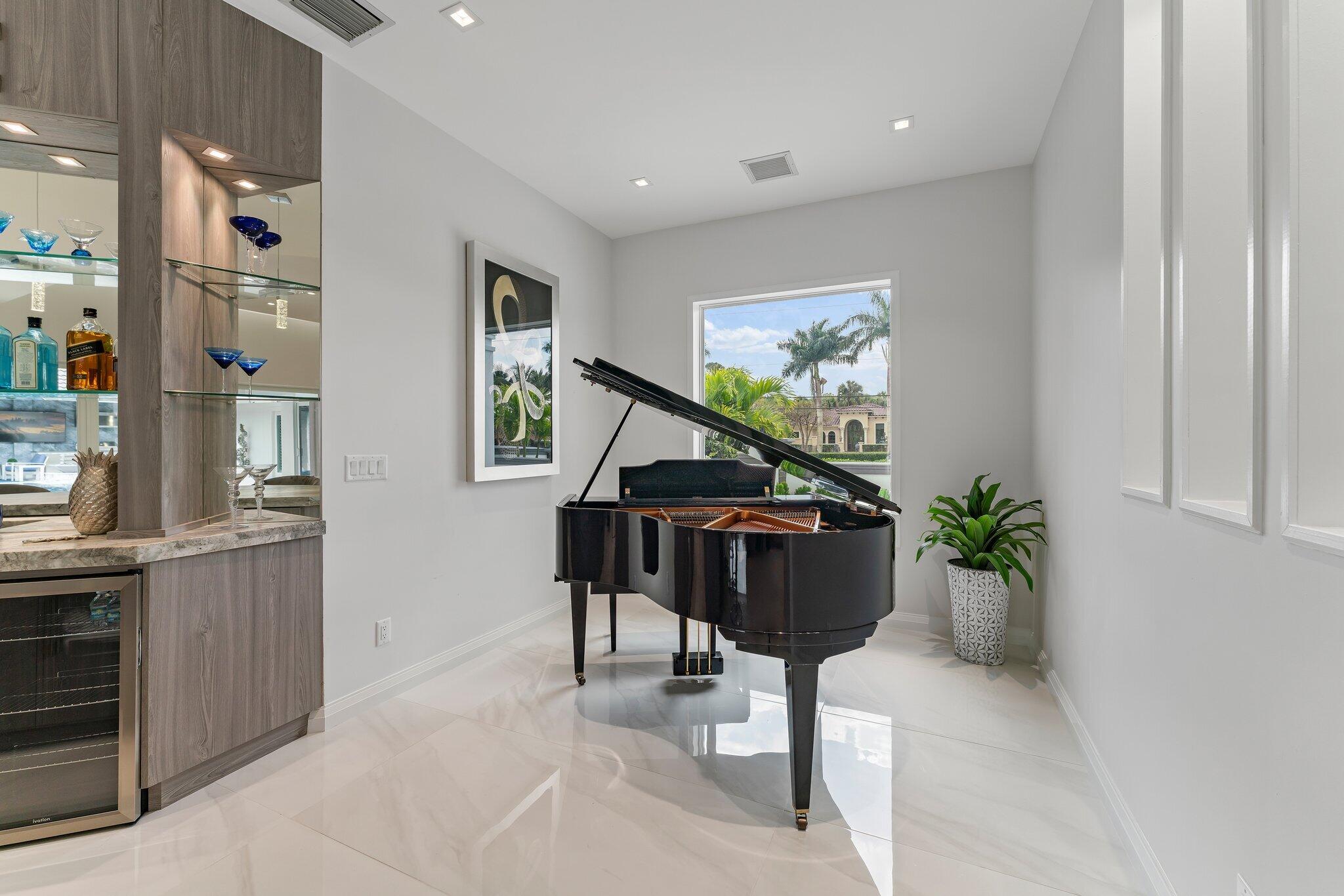 PALM BEACH COUNTRY ESTATES - Residential