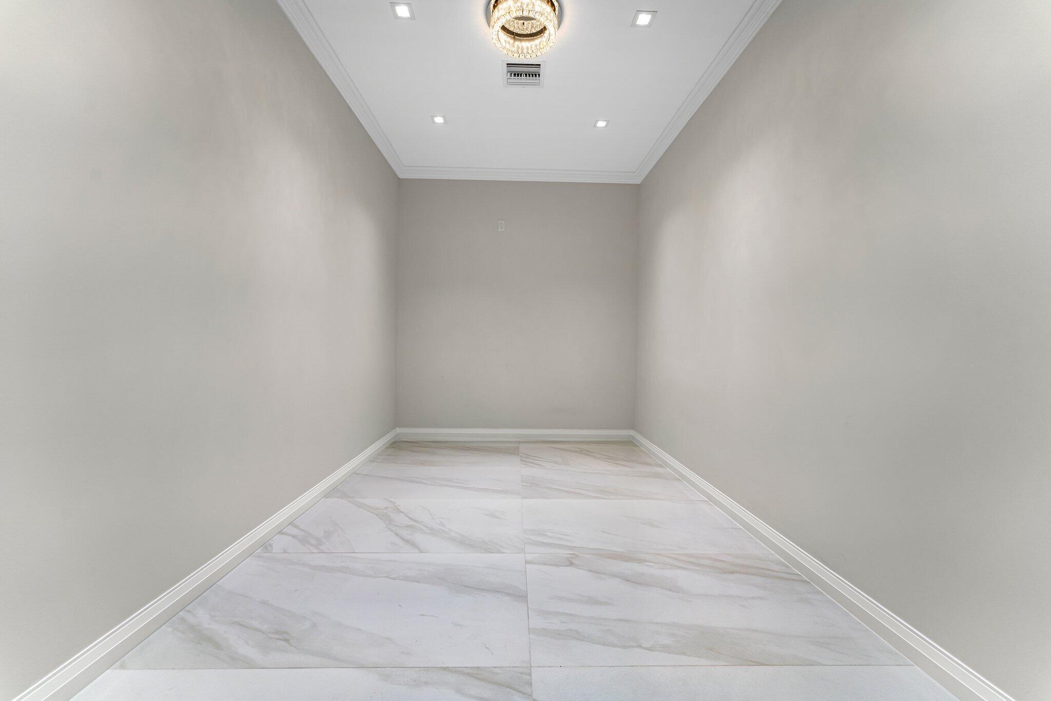 PALM BEACH COUNTRY ESTATES - Residential