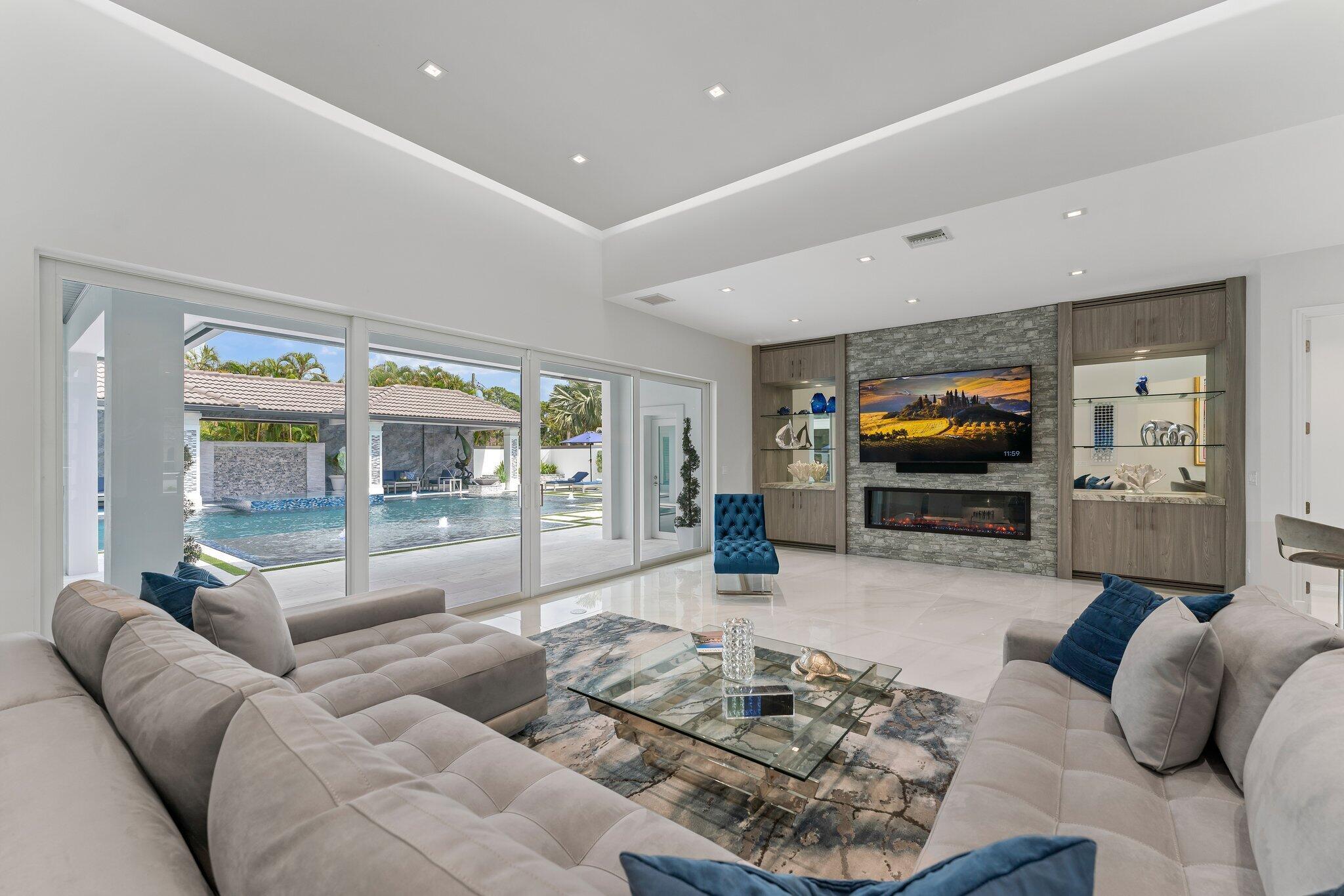 PALM BEACH COUNTRY ESTATE - Residential