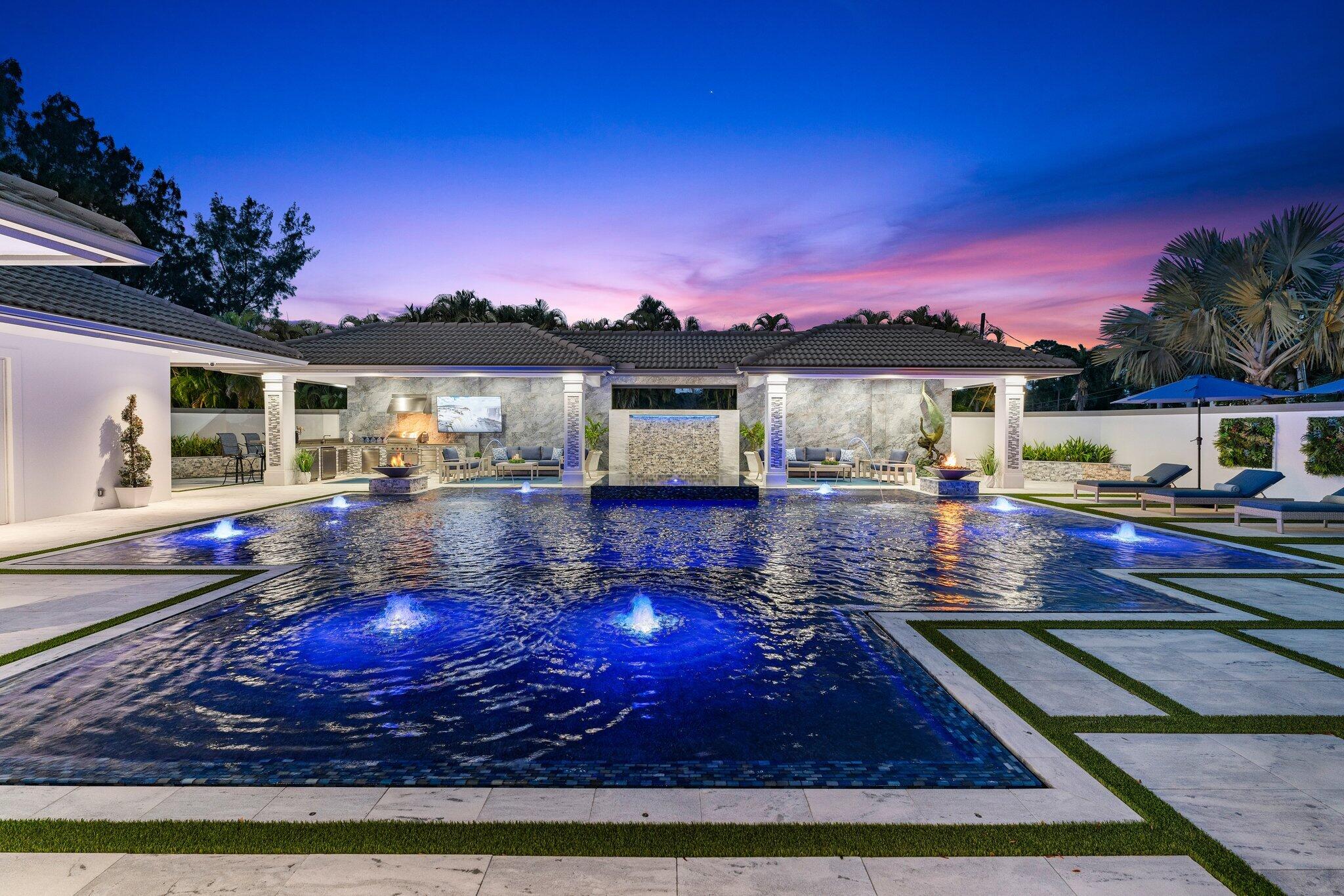 PALM BEACH COUNTRY ESTATES - Residential