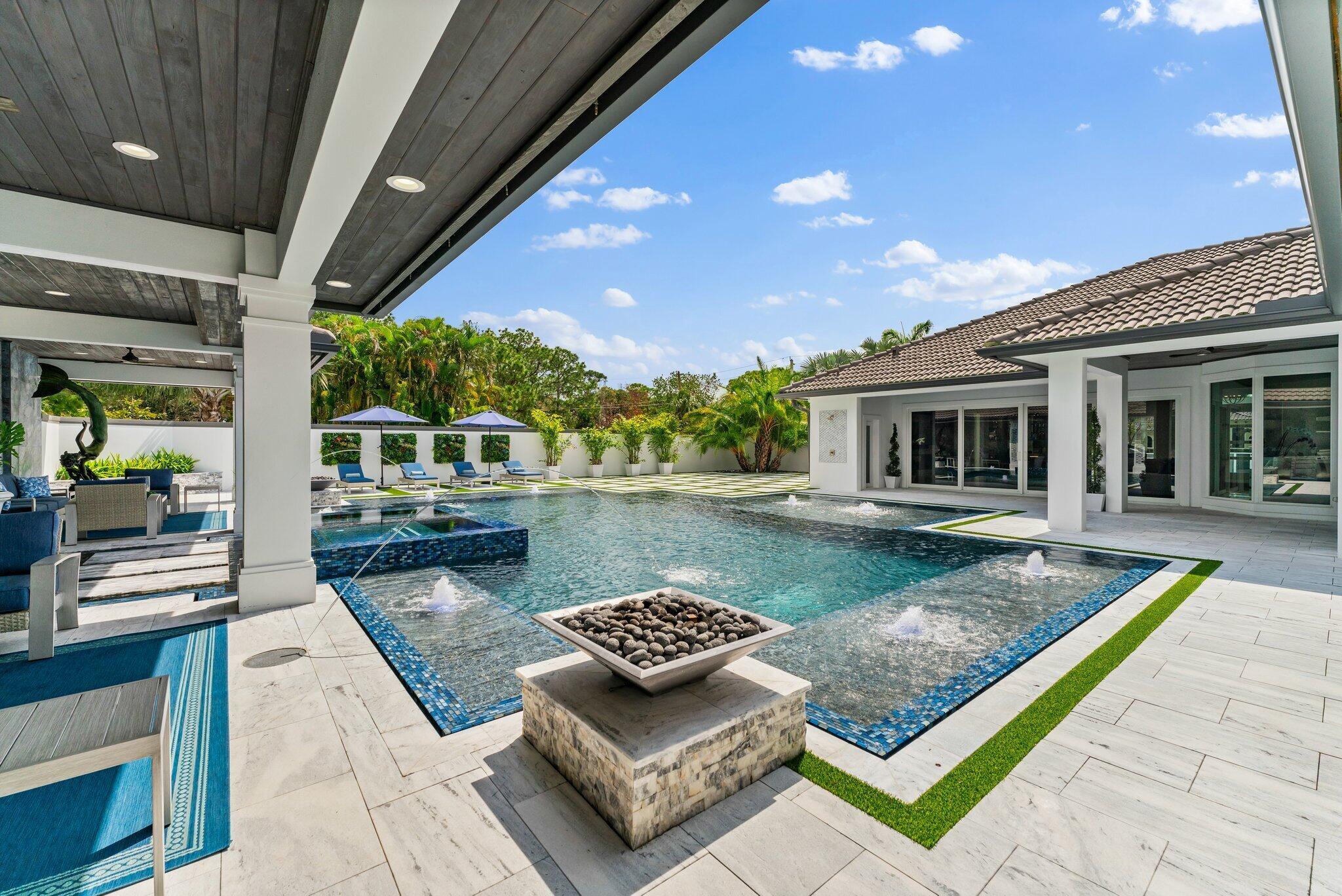 PALM BEACH COUNTRY ESTATE - Residential