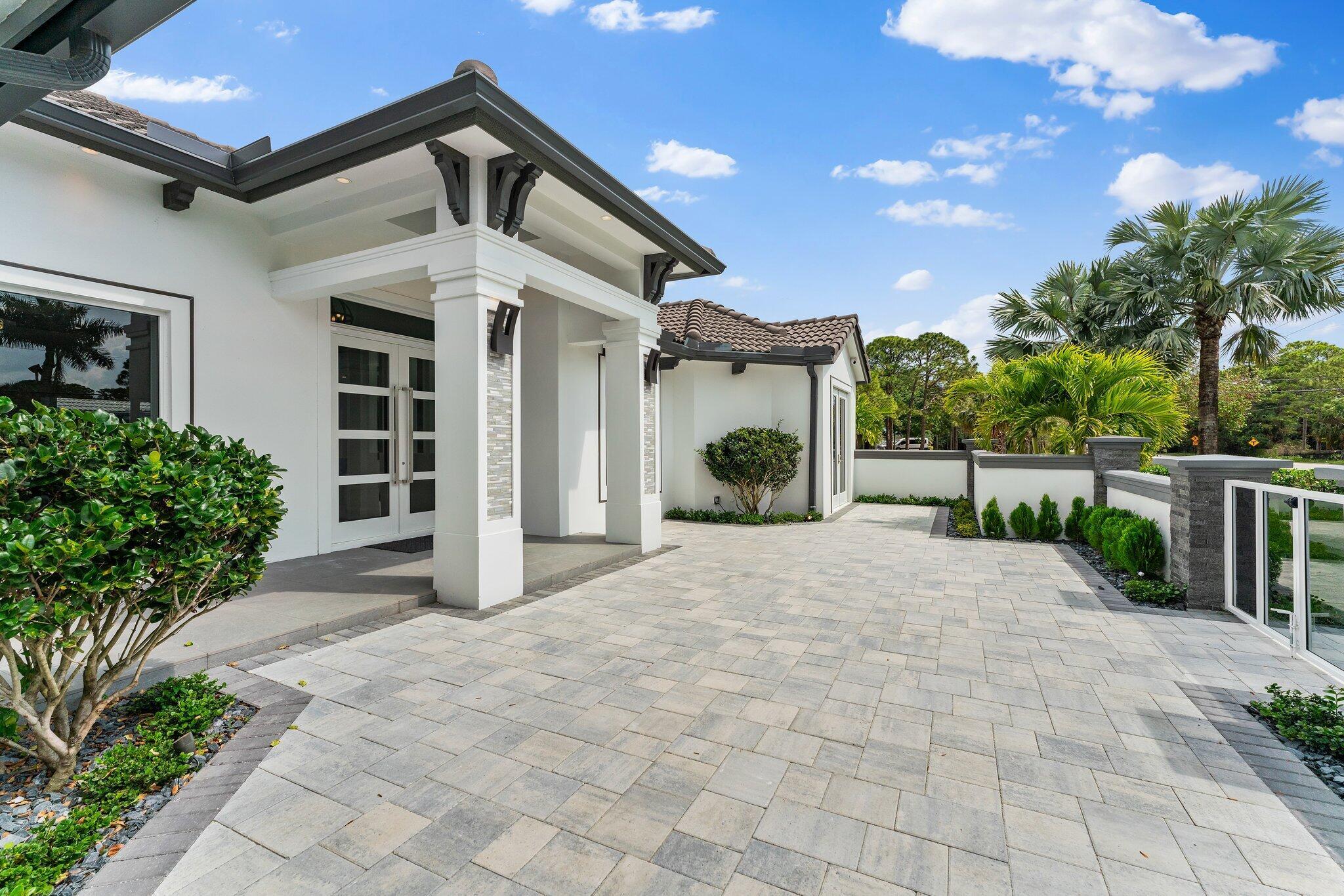 PALM BEACH COUNTRY ESTATE - Residential