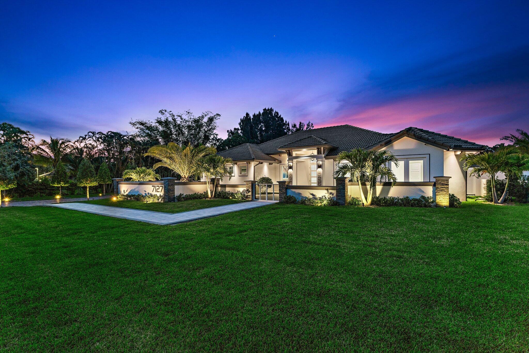 PALM BEACH COUNTRY ESTATES - Residential