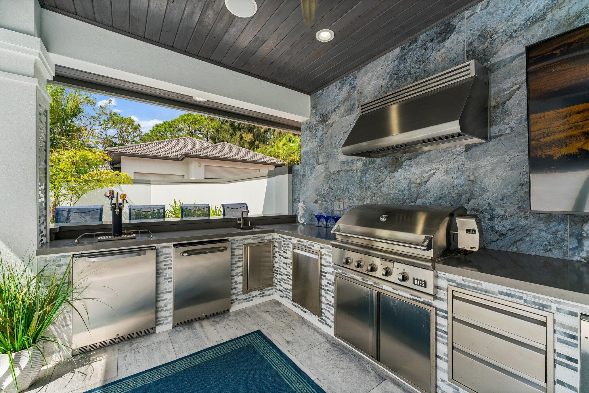 PALM BEACH COUNTRY ESTATE - Residential