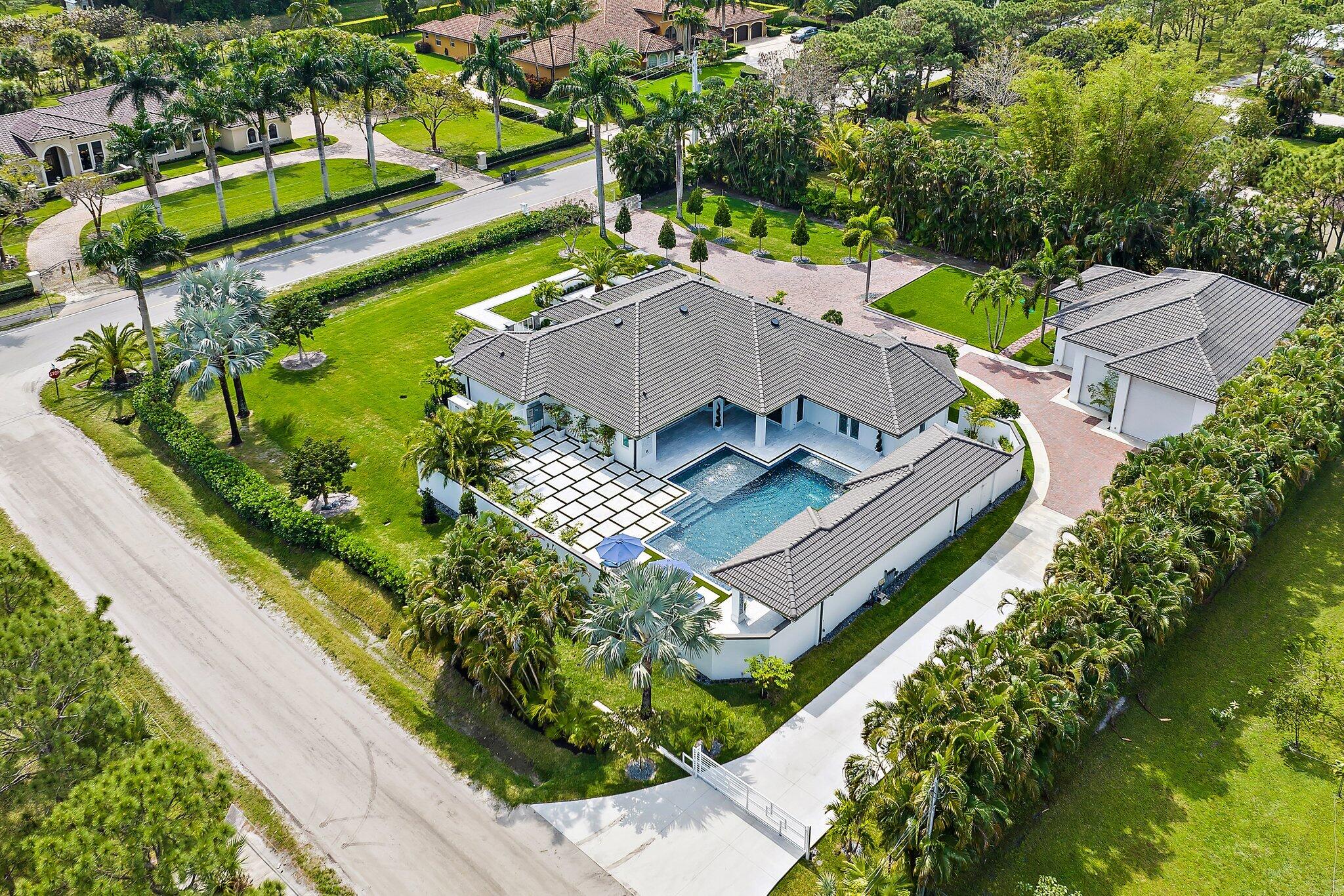 PALM BEACH COUNTRY ESTATES - Residential