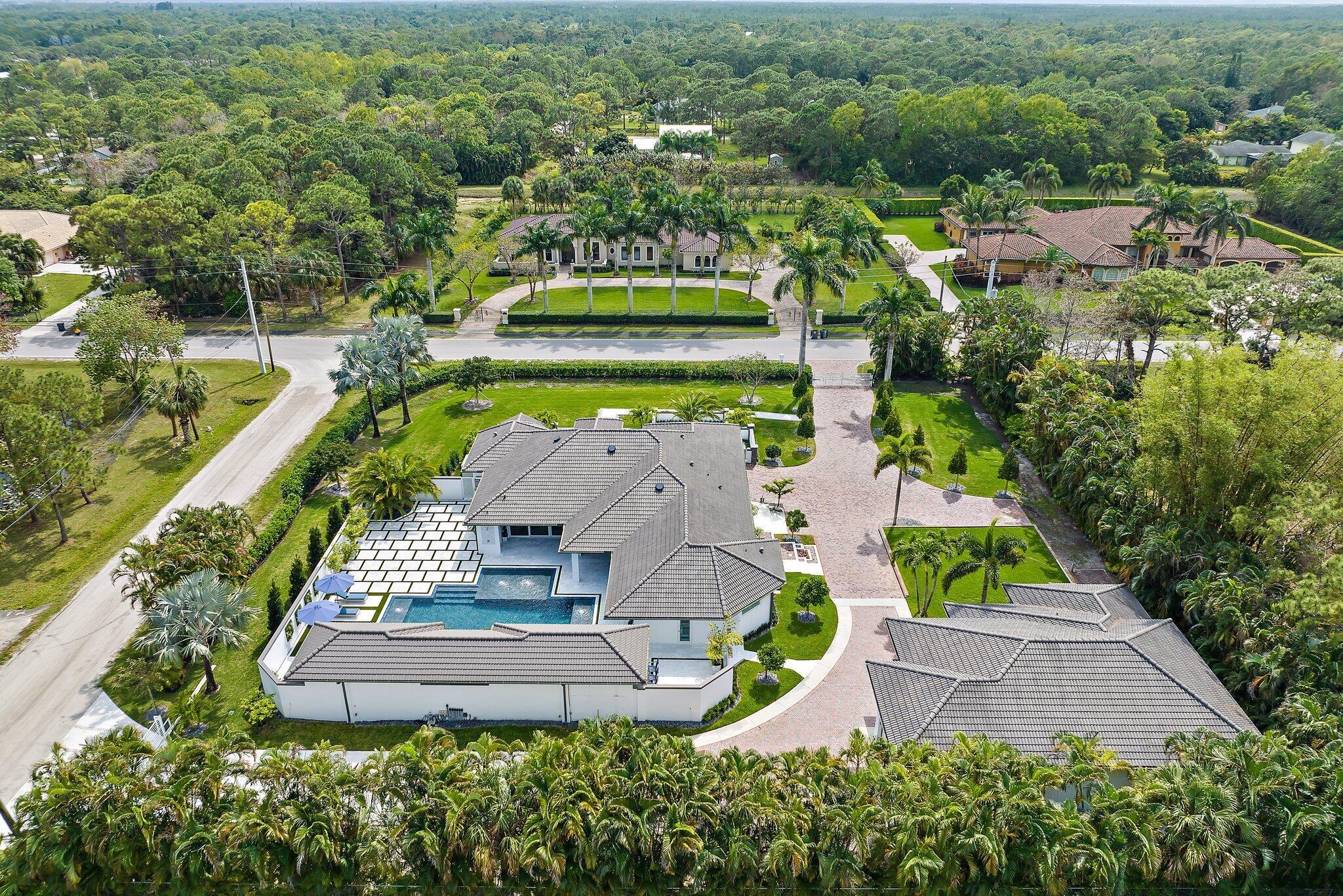 PALM BEACH COUNTRY ESTATE - Residential