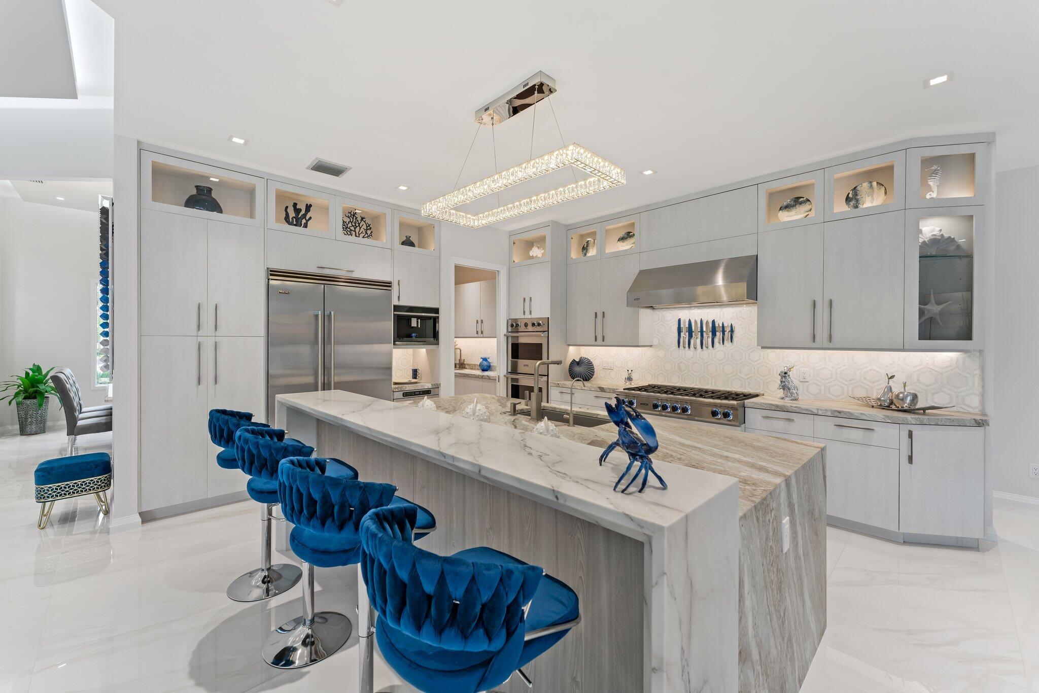 PALM BEACH COUNTRY ESTATES - Residential