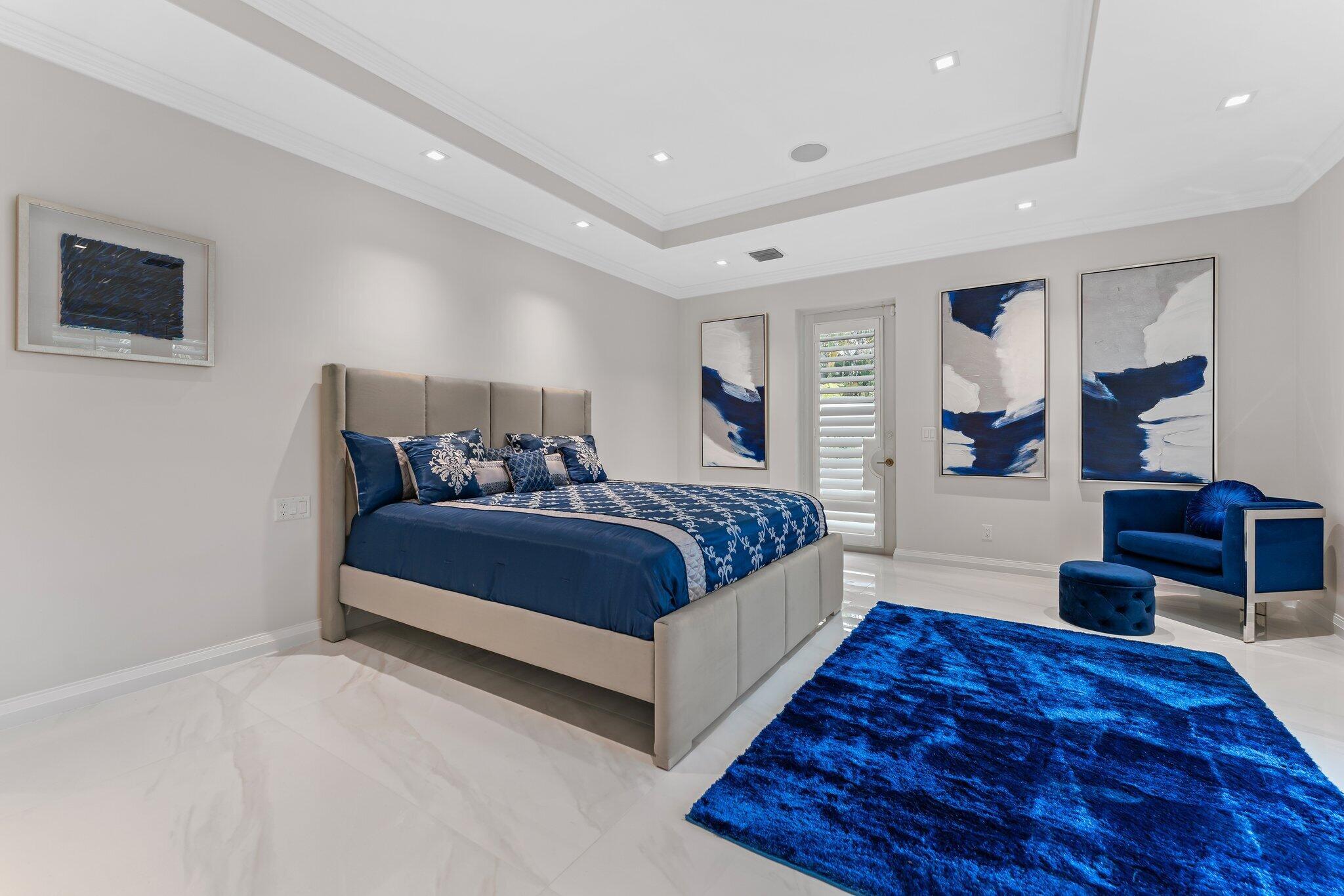 PALM BEACH COUNTRY ESTATE - Residential