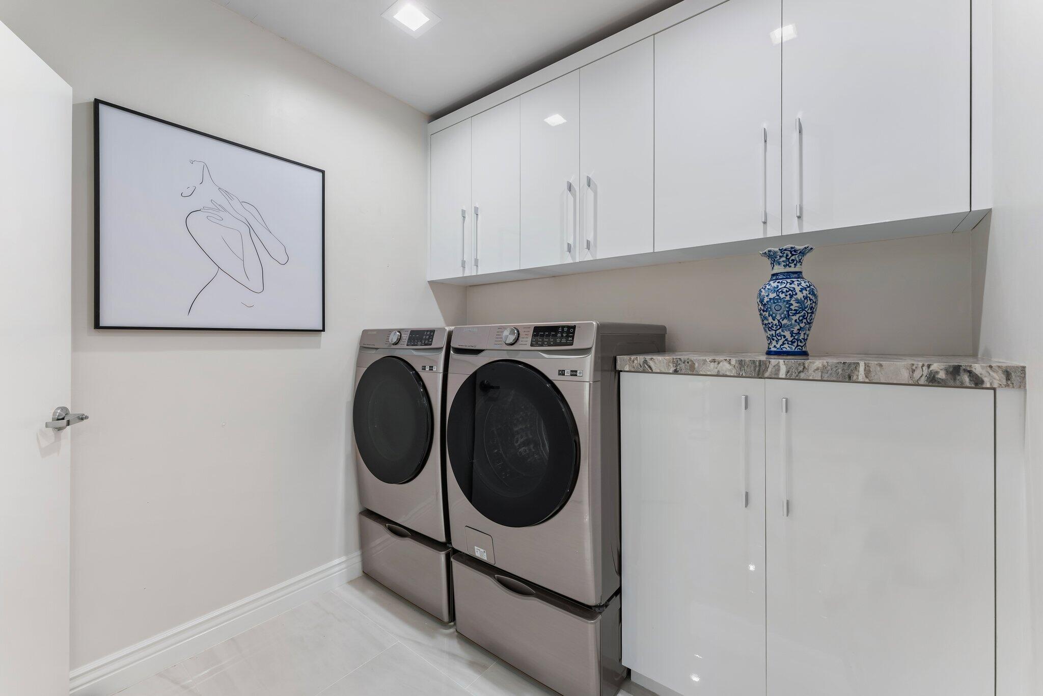 PALM BEACH COUNTRY ESTATES - Residential