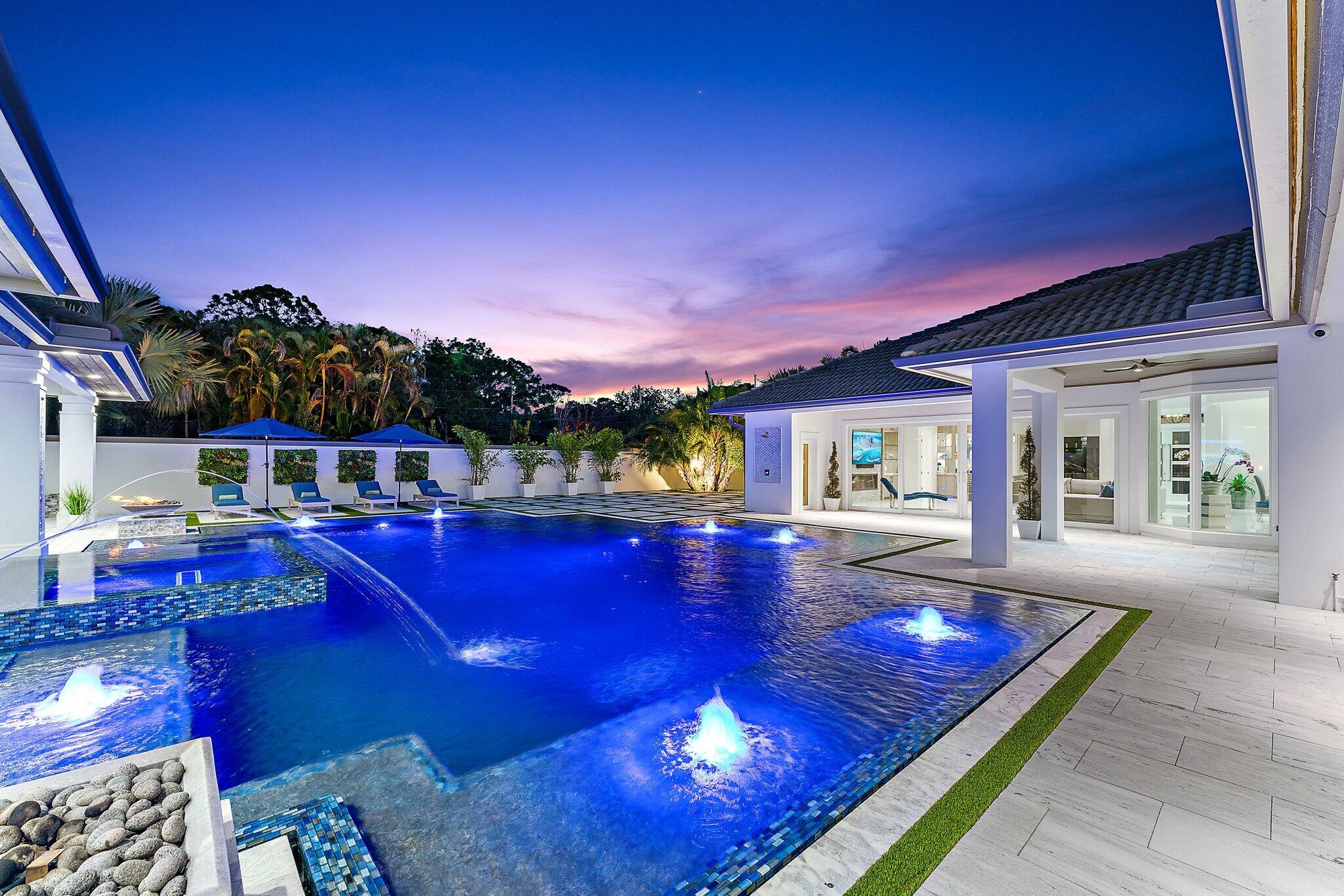 PALM BEACH COUNTRY ESTATES - Residential
