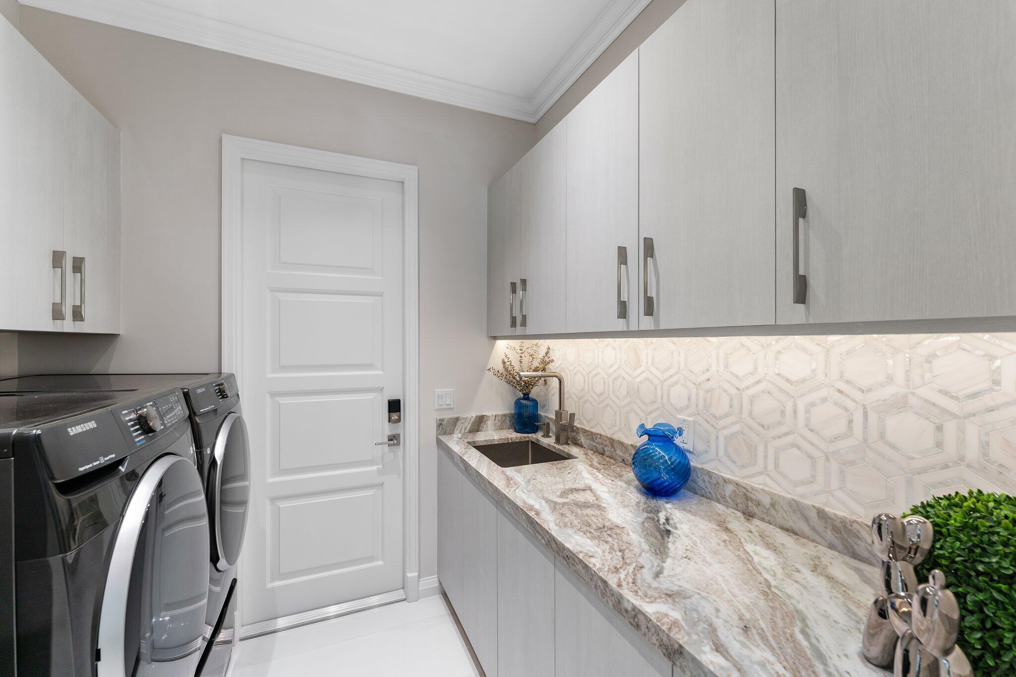 PALM BEACH COUNTRY ESTATES - Residential