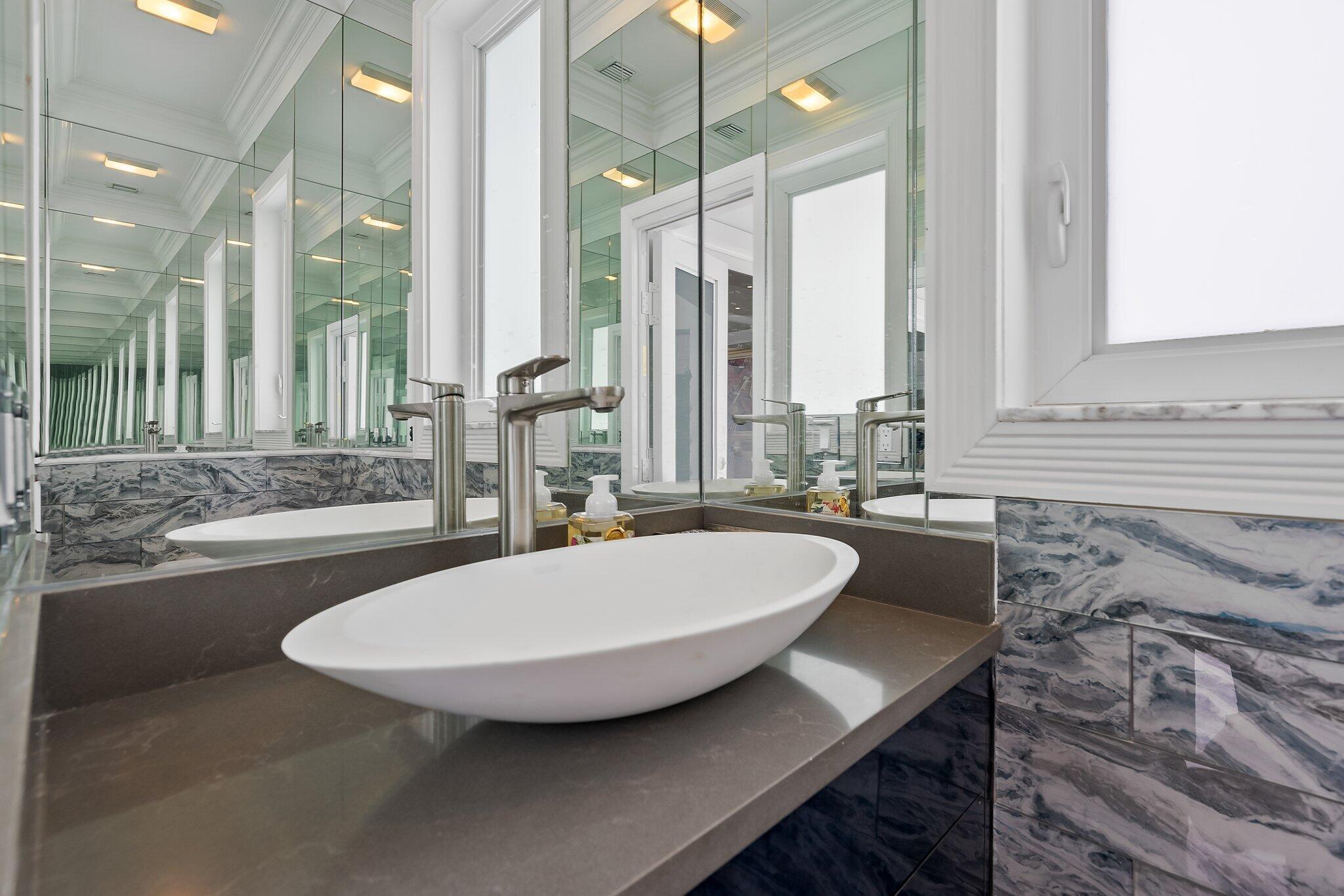 PALM BEACH COUNTRY ESTATE - Residential