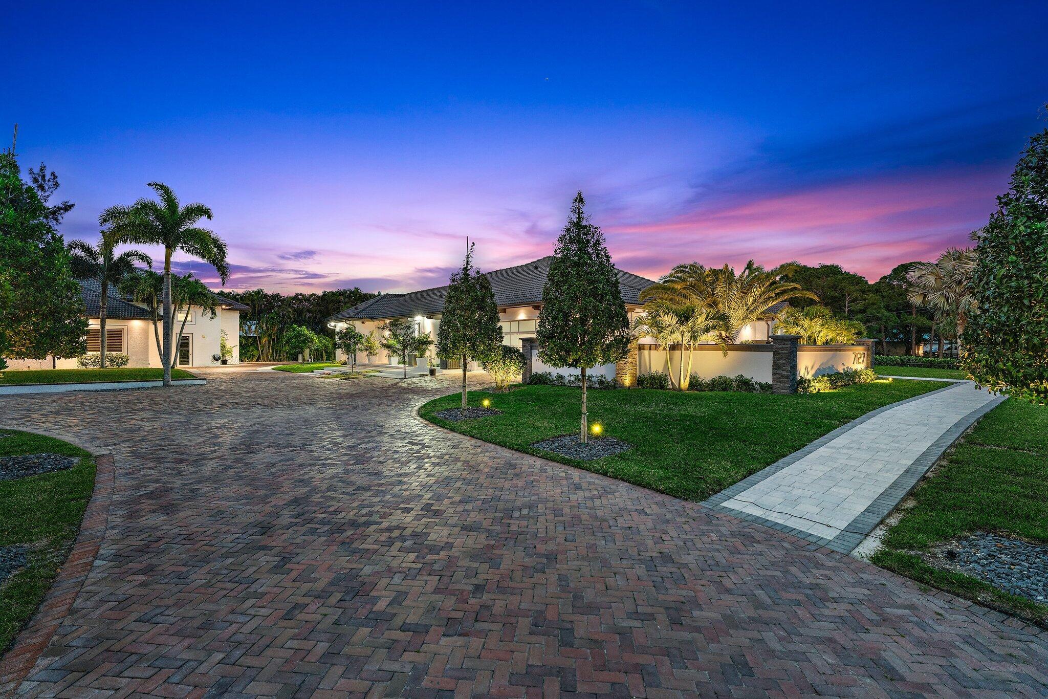 PALM BEACH COUNTRY ESTATE - Residential