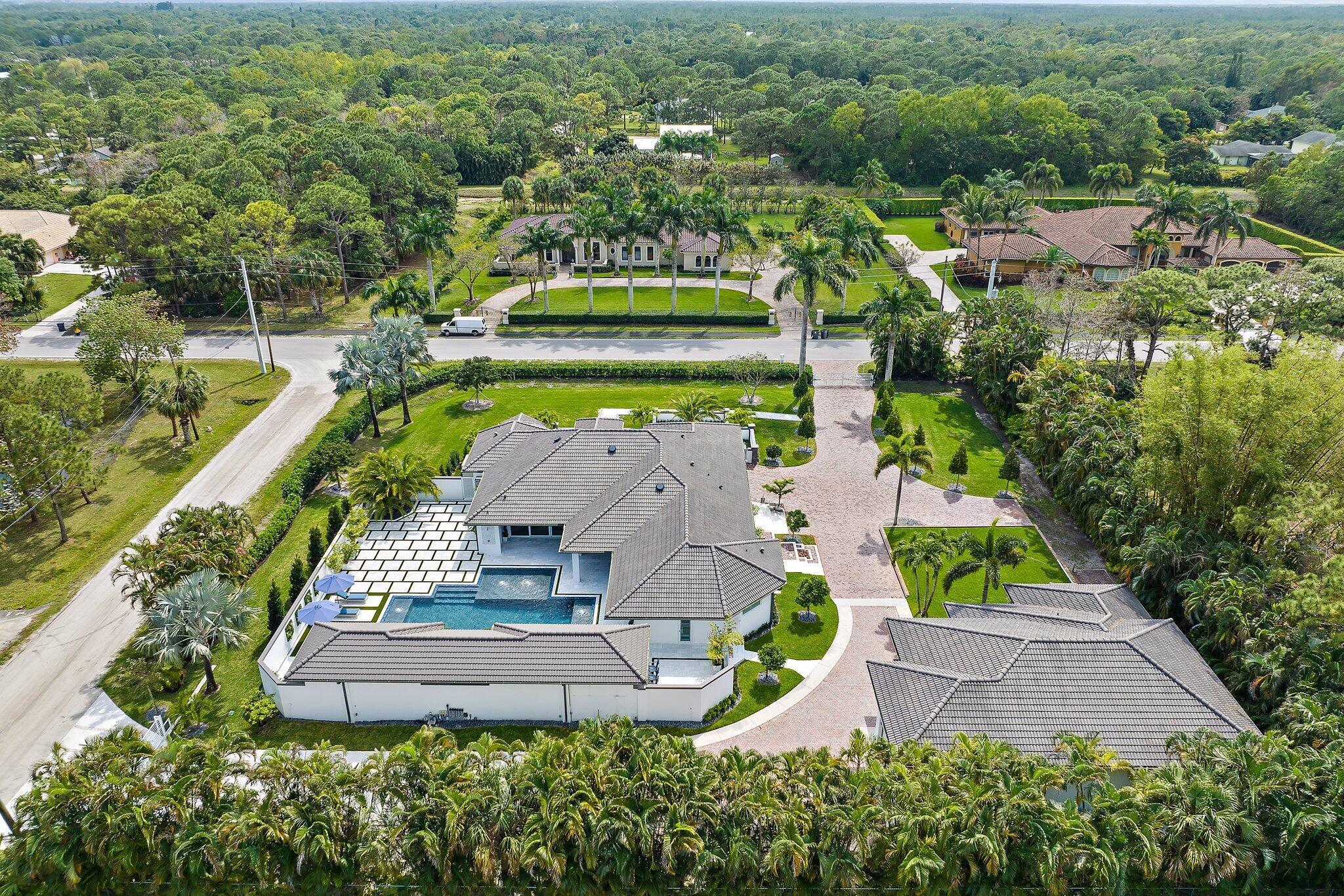 PALM BEACH COUNTRY ESTATE - Residential