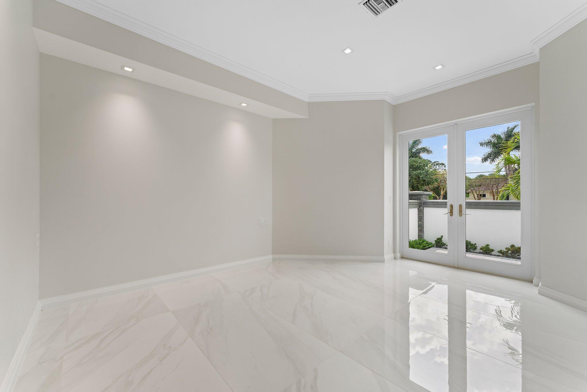 PALM BEACH COUNTRY ESTATE - Residential