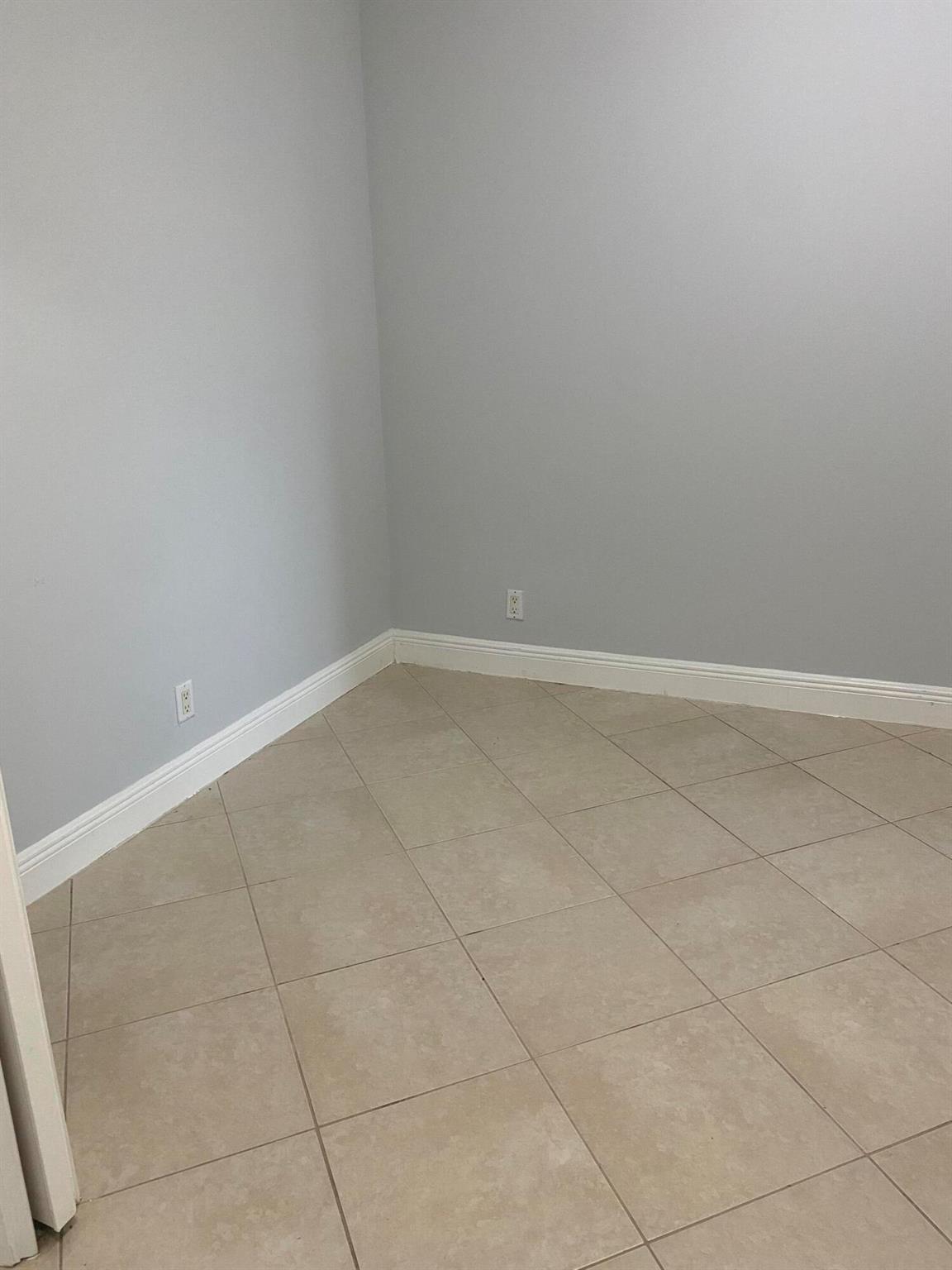 NORTH PALM BCH 3 - Residential Lease