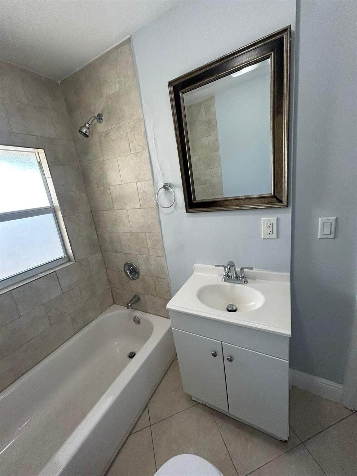 NORTH PALM BCH 3 - Residential Lease