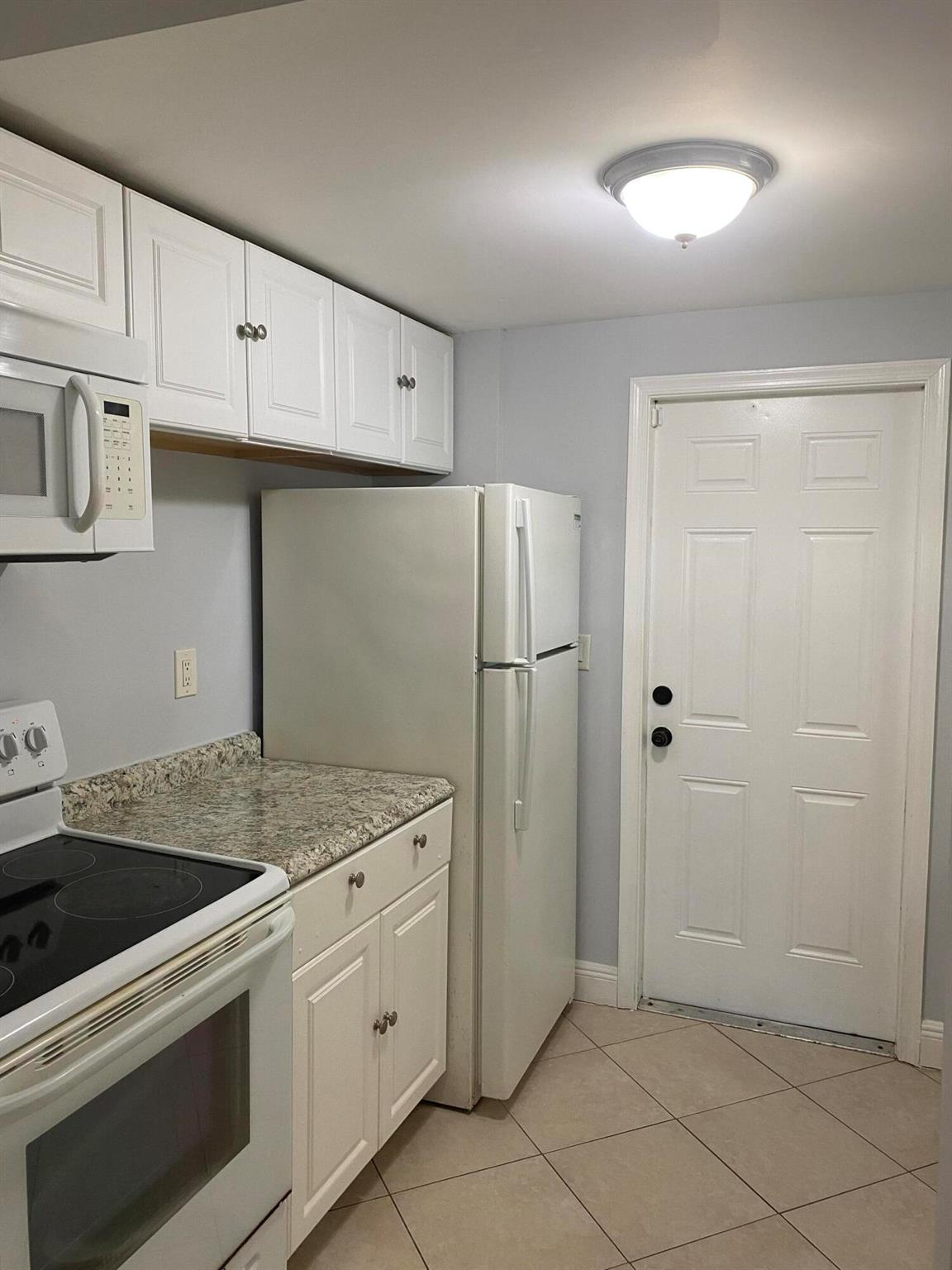 NORTH PALM BCH 3 - Residential Lease