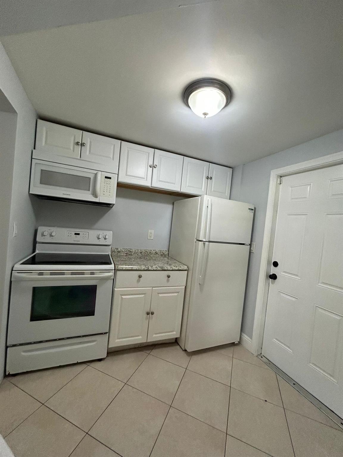 NORTH PALM BCH 3 - Residential Lease