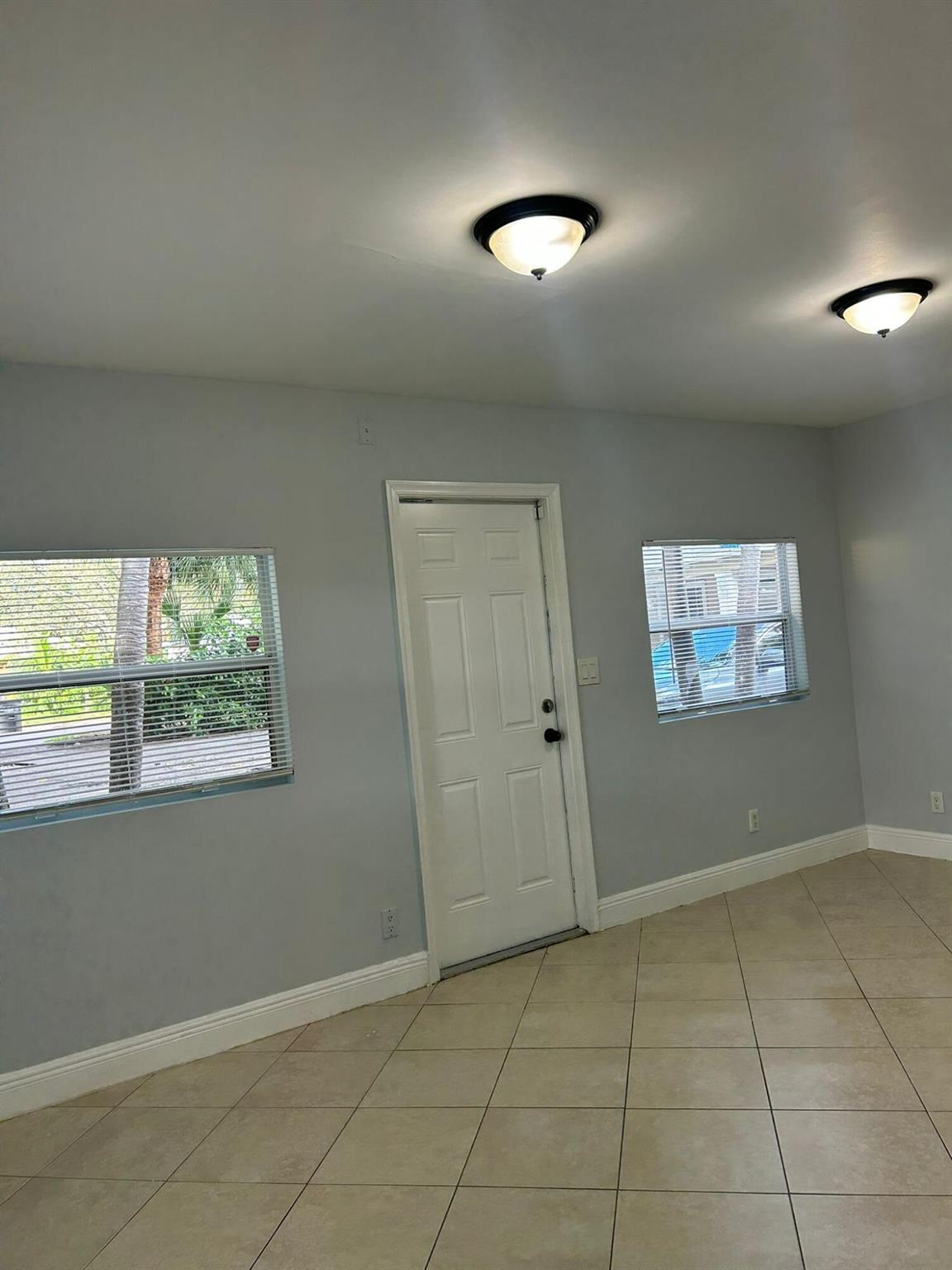 NORTH PALM BCH 3 - Residential Lease