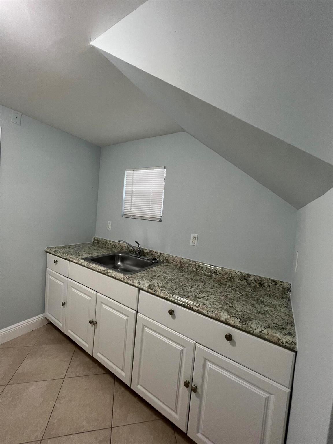 NORTH PALM BCH 3 - Residential Lease