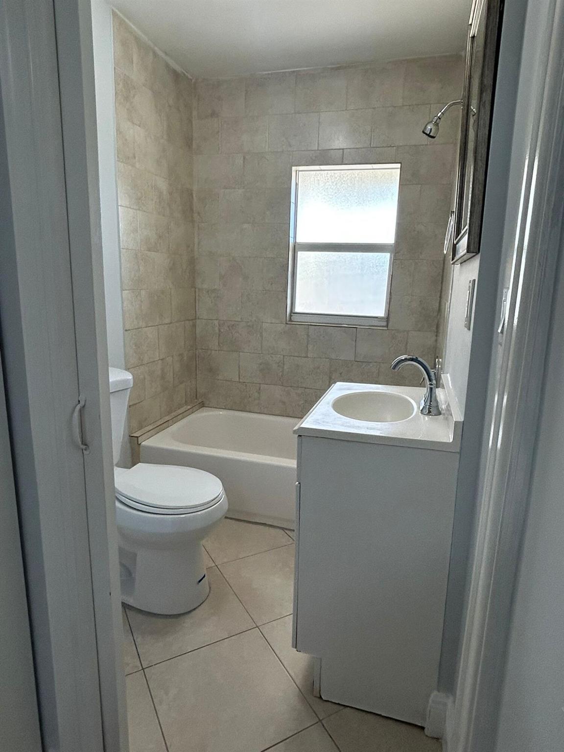 NORTH PALM BCH 3 - Residential Lease