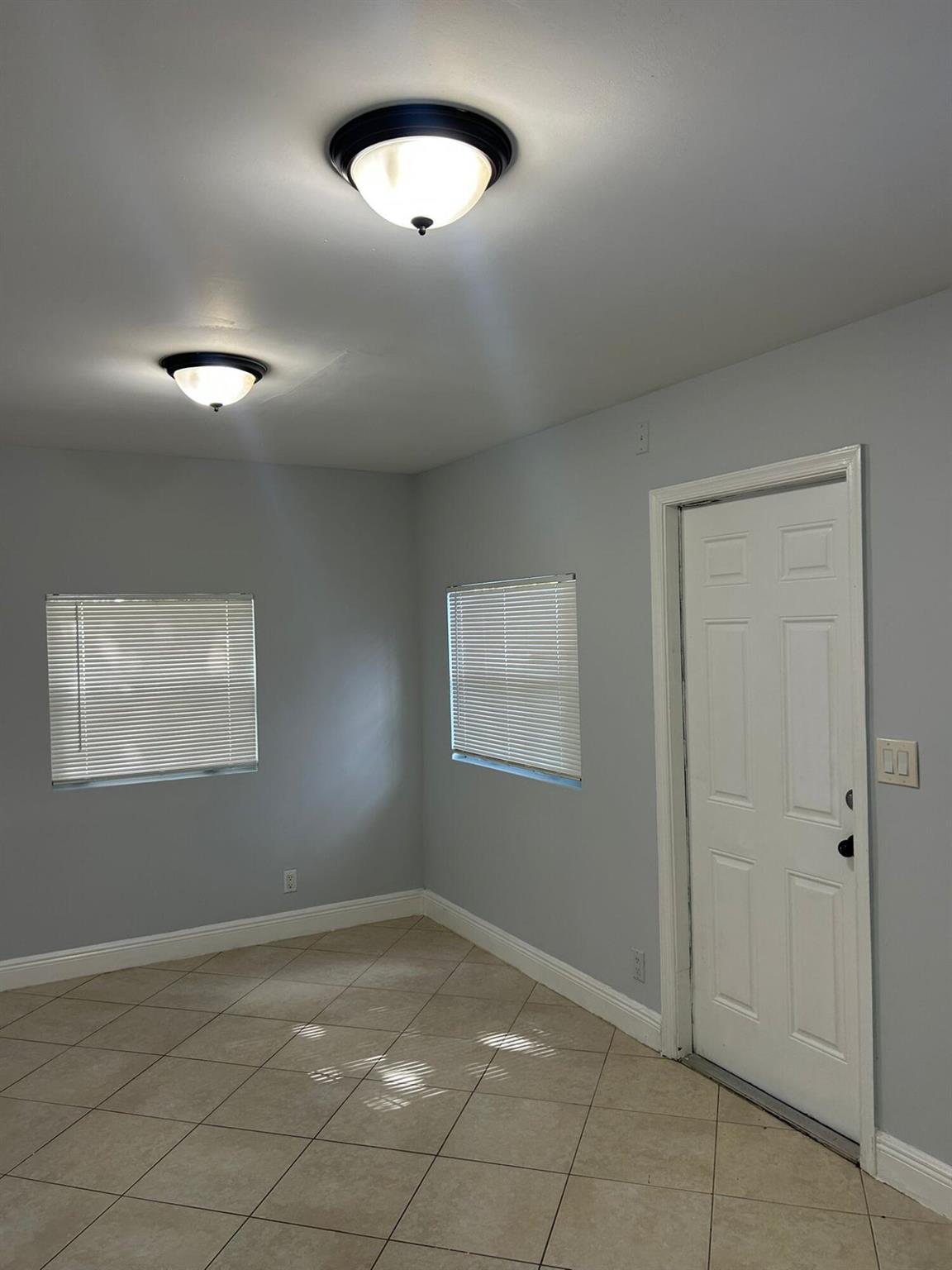 NORTH PALM BCH 3 - Residential Lease