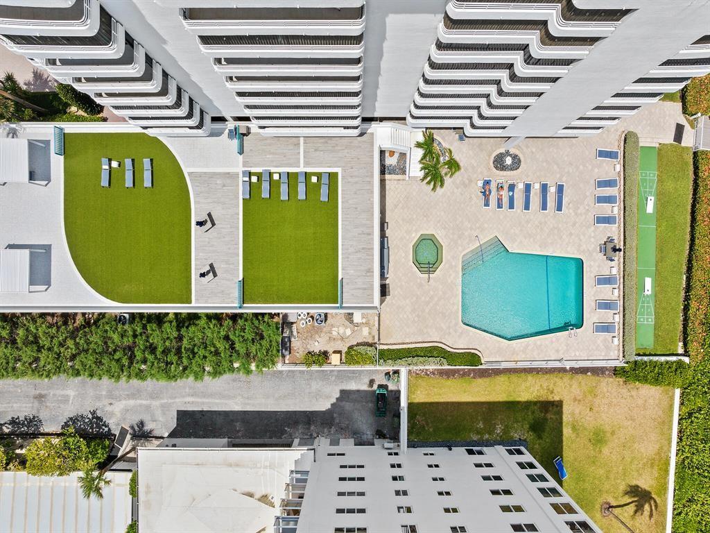 HIGHLANDS PLACE CONDO - Residential