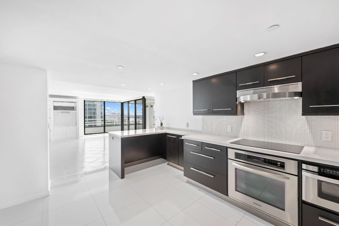 HIGHLANDS PLACE CONDO - Residential