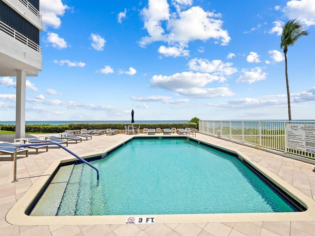 HIGHLANDS PLACE CONDO - Residential