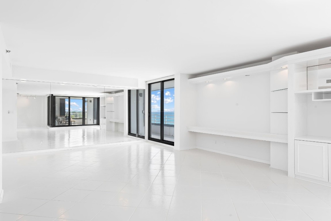 HIGHLANDS PLACE CONDO - Residential