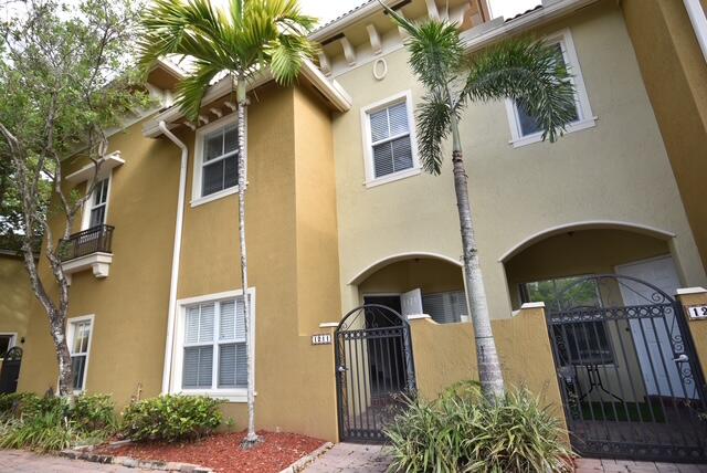 2851 W Prospect Road 1211
