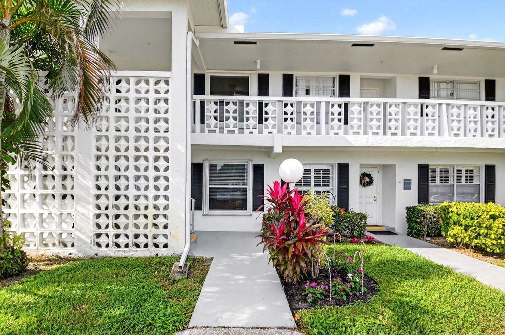 Photo of 1411 SW 27th Avenue #201, Delray Beach, FL 33445 (MLS # R11146345)