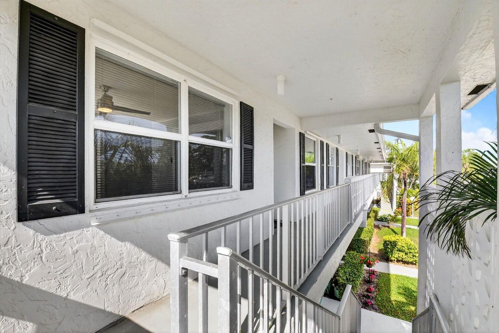 Photo of 1411 SW 27th Avenue #201, Delray Beach, FL 33445 (MLS # R11146345)