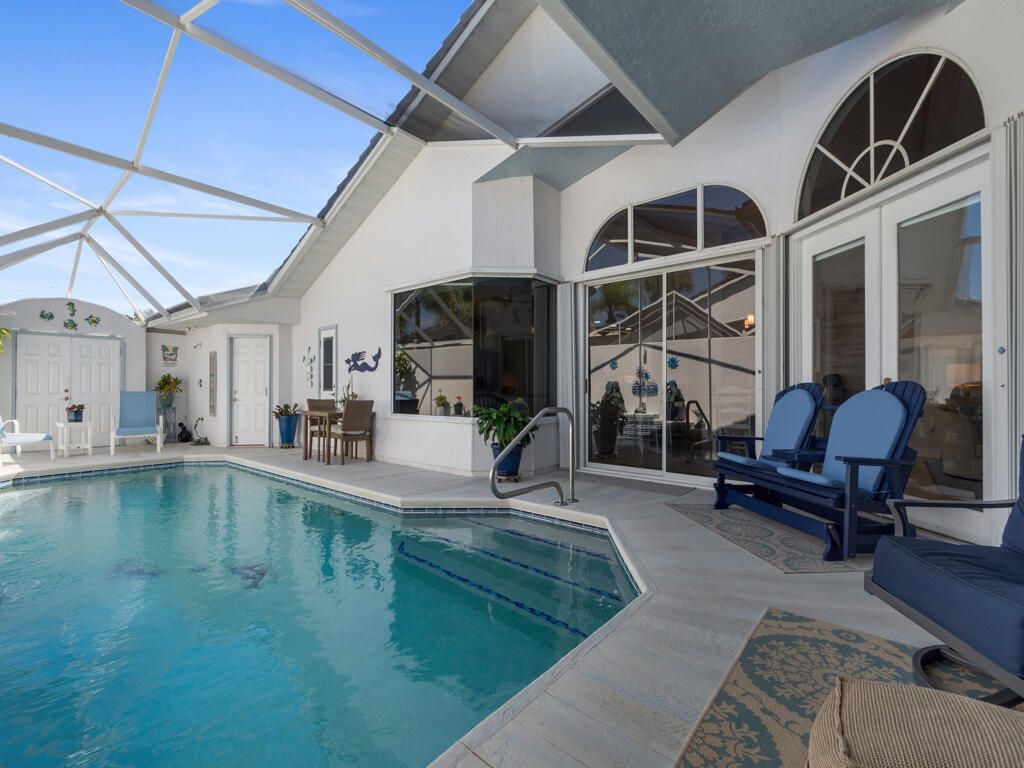 Photo of 1687 Aynsley Way, Vero Beach, FL 32966 (MLS # R11169447)