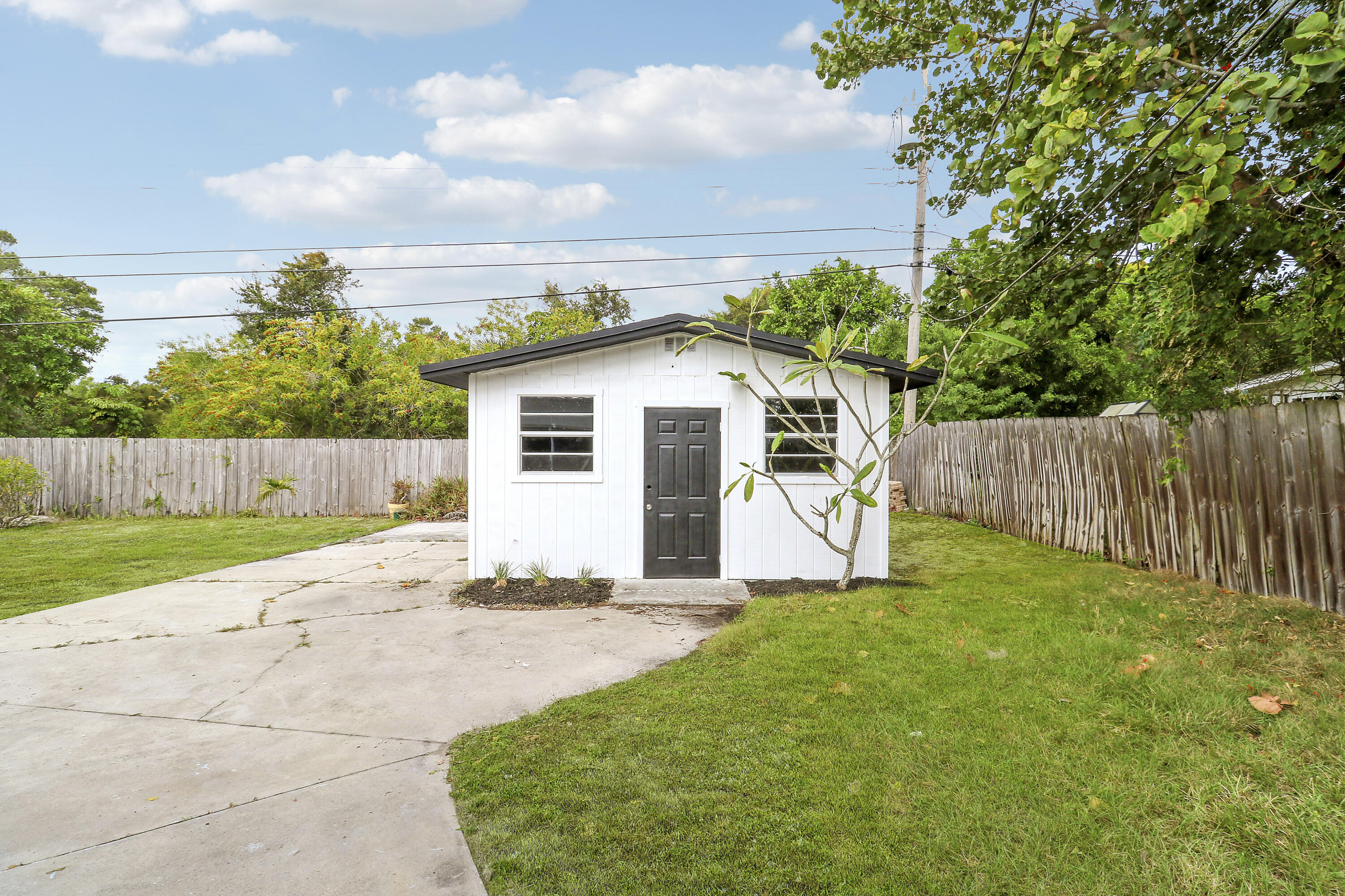 HOBE HEIGHTS - Residential