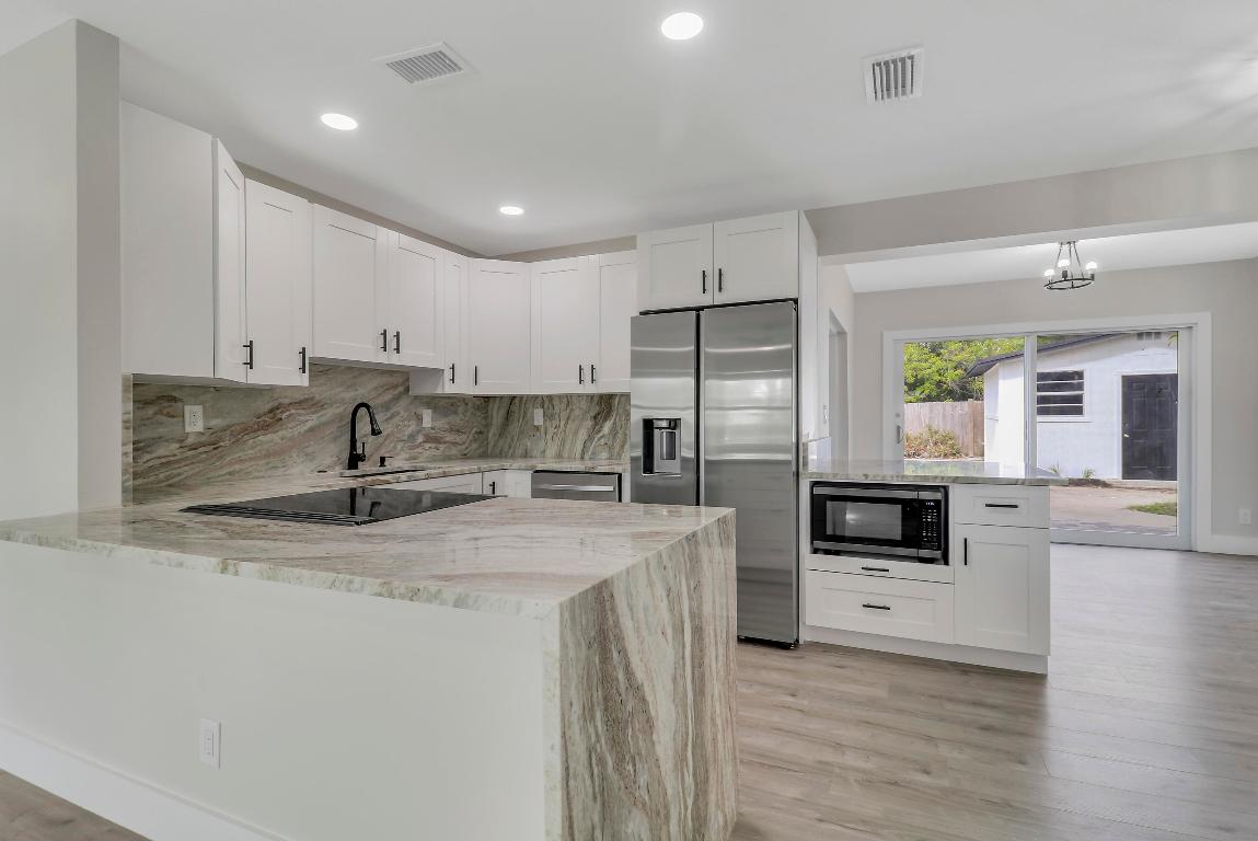 HOBE HEIGHTS - Residential