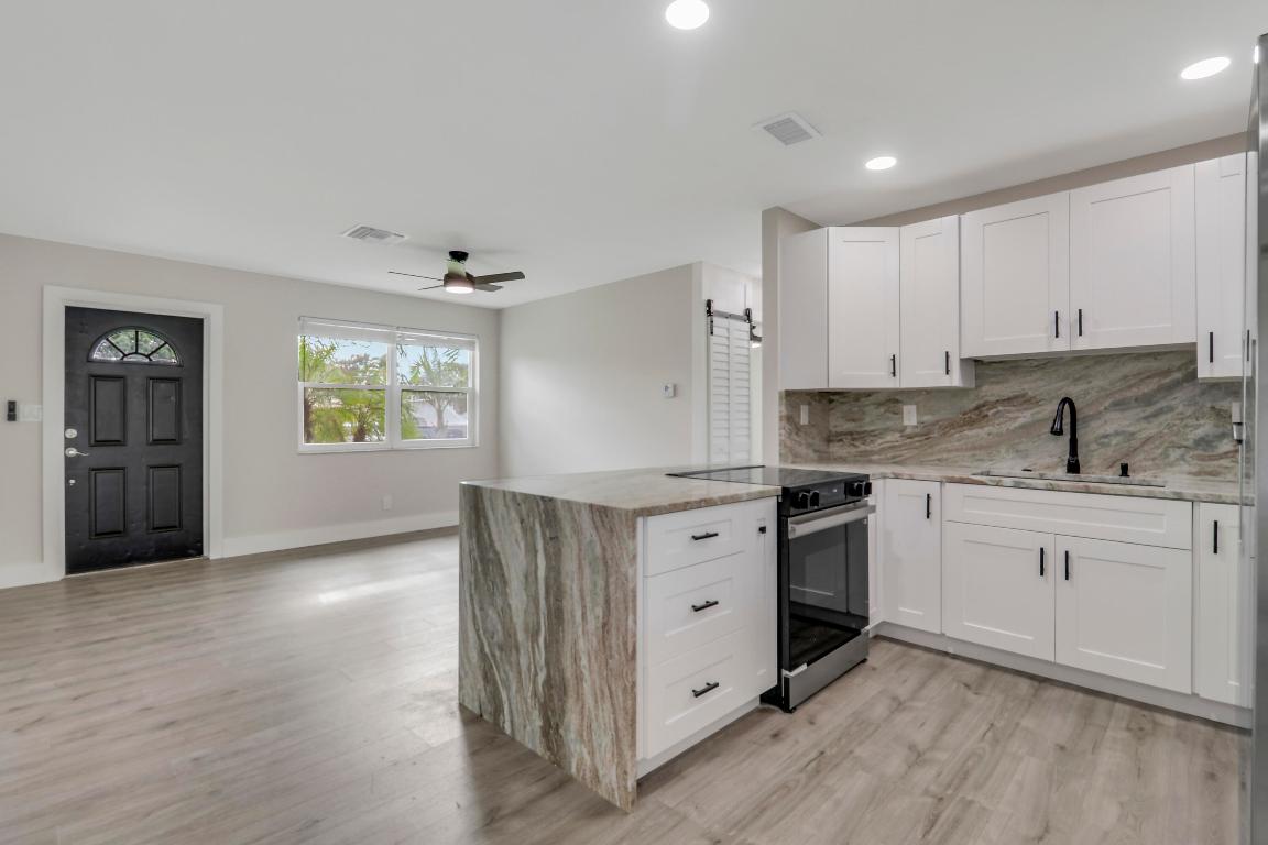 HOBE HEIGHTS - Residential