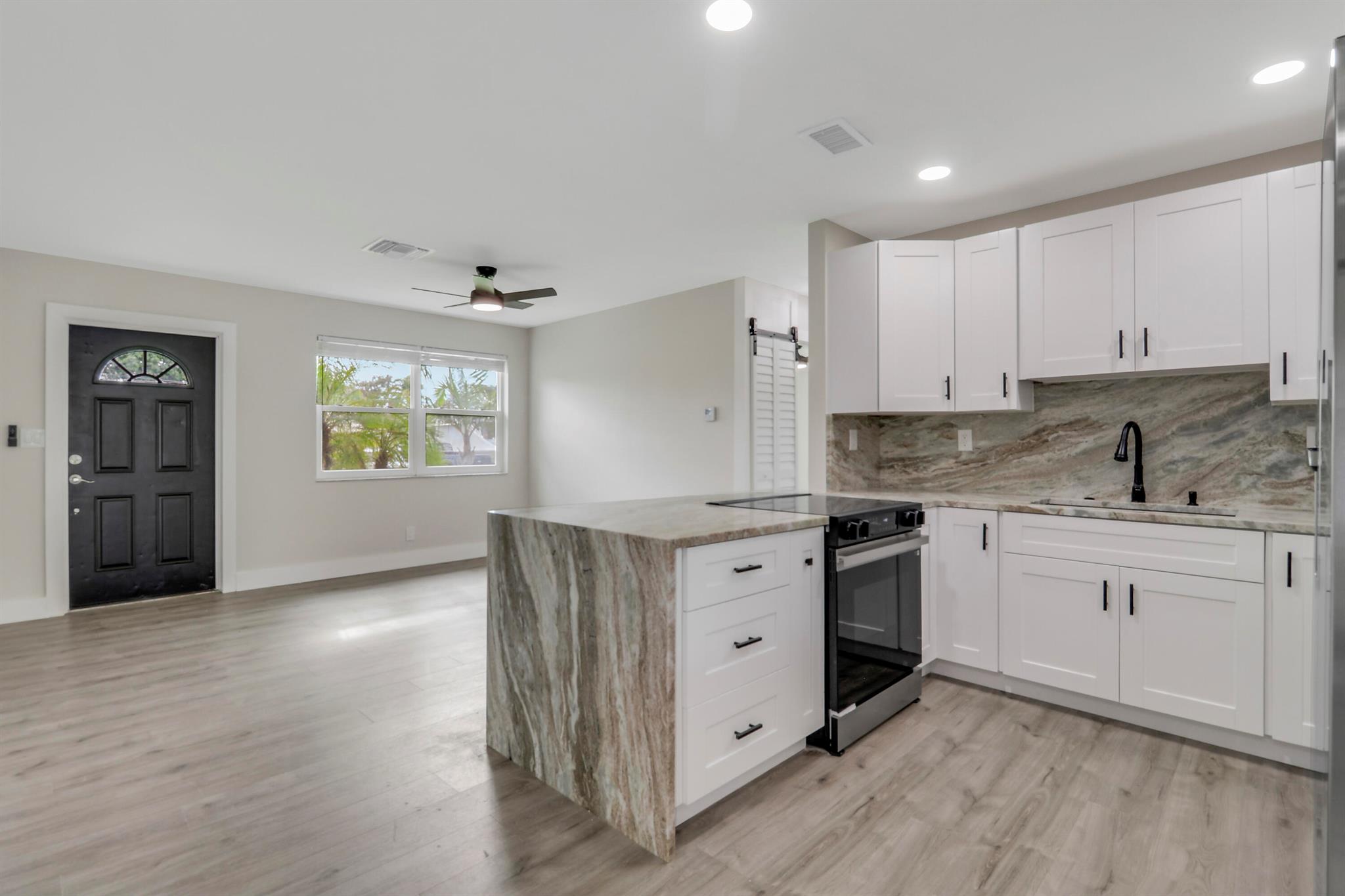 HOBE HEIGHTS - Residential