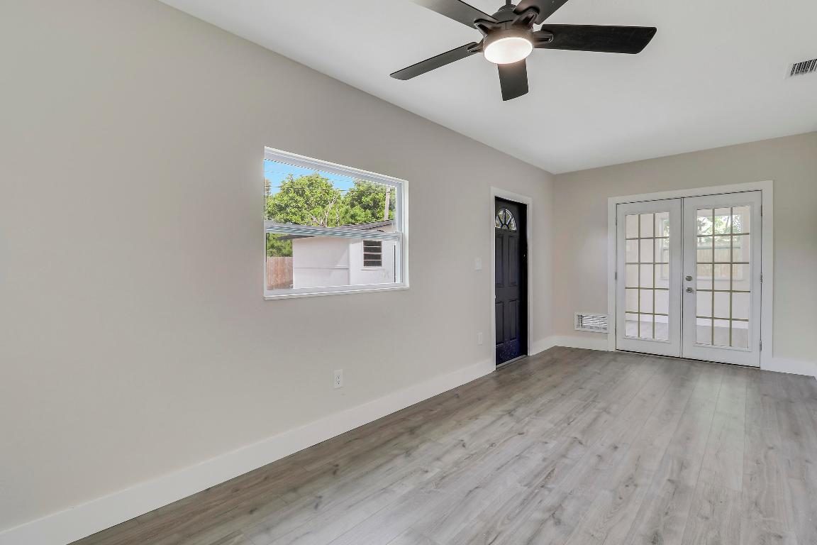 HOBE HEIGHTS - Residential