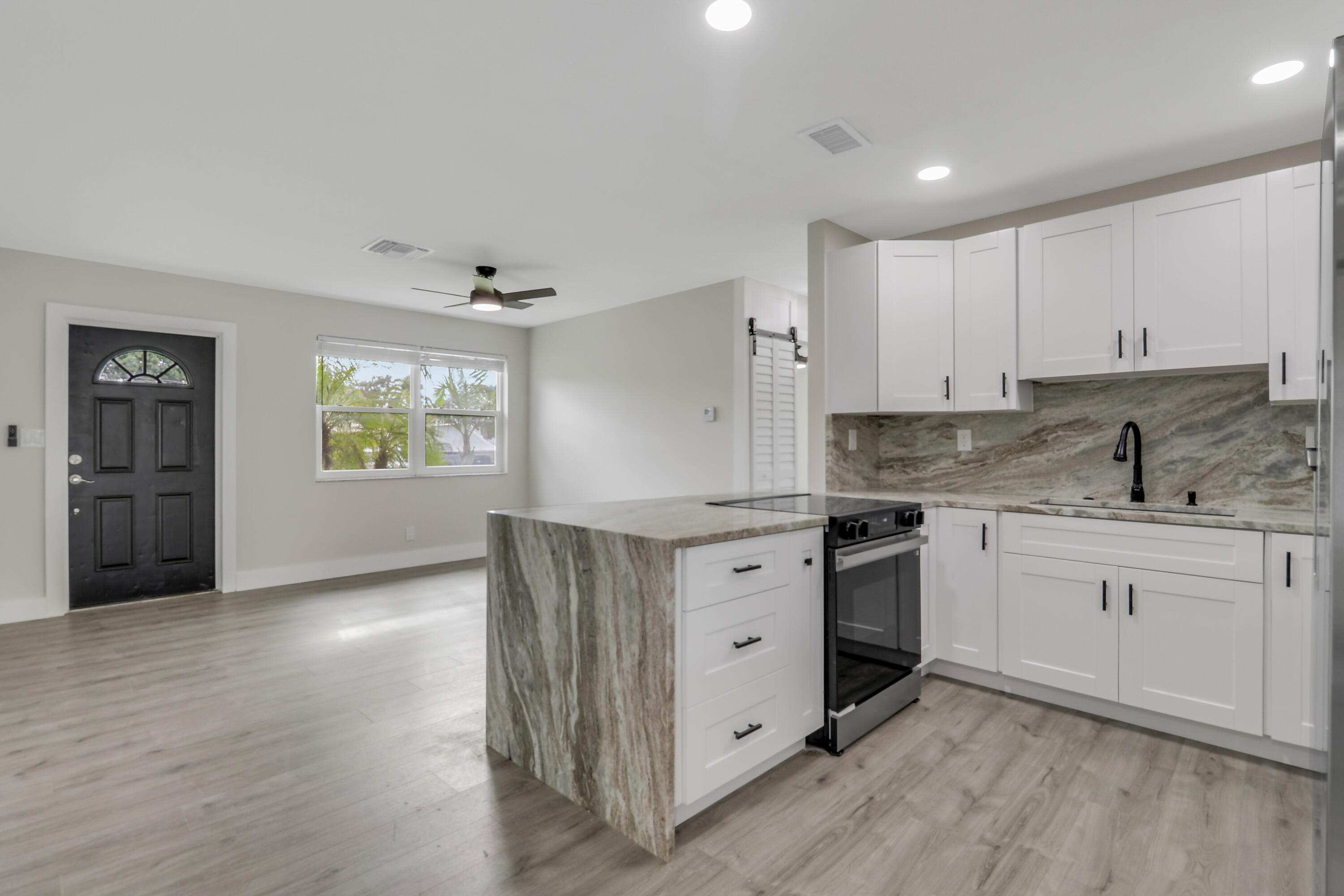 HOBE HEIGHTS - Residential