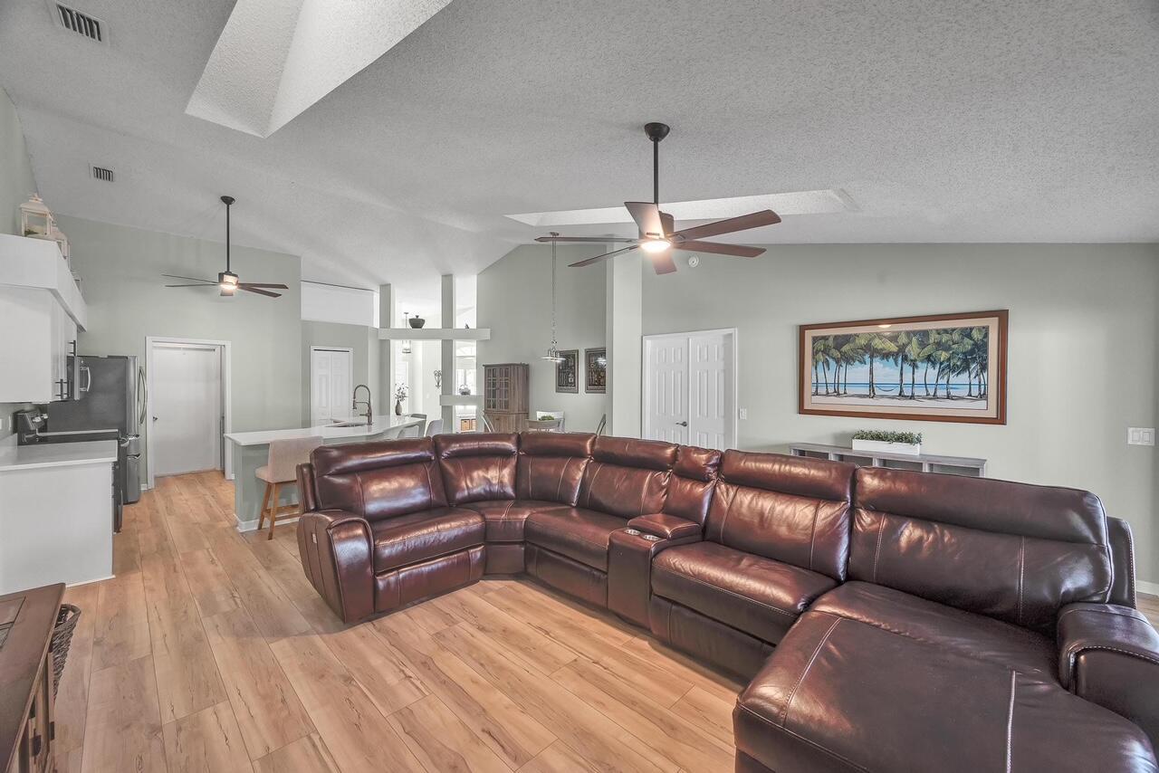 PORT ST LUCIE SECTION  31 - Residential Lease