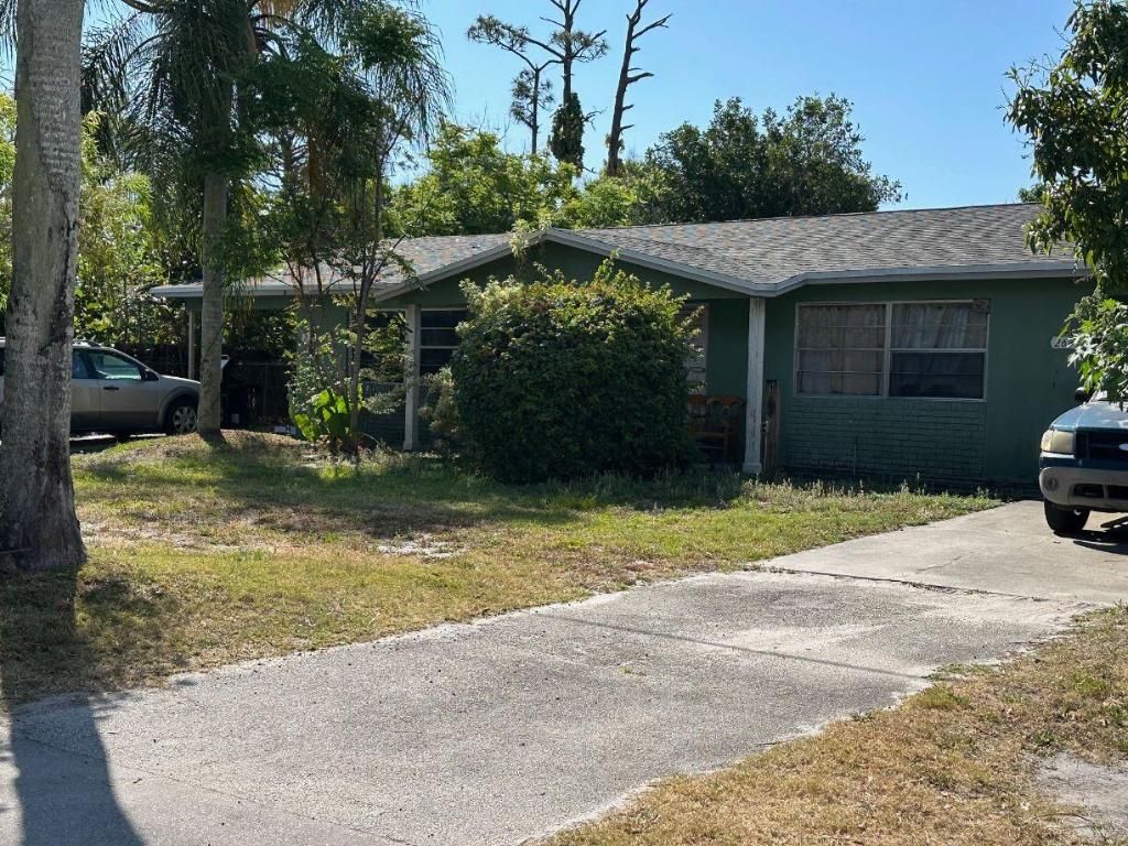 Photo of 2694 SE Indian Street, Stuart, FL 34997 (MLS # R10982305)